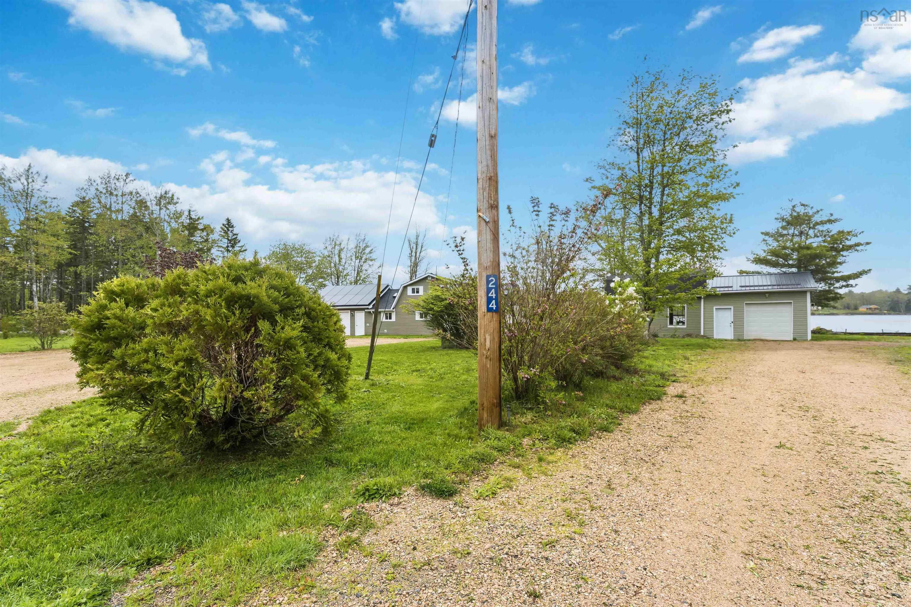 $469,500.00: 244 East Lake Road, New Albany