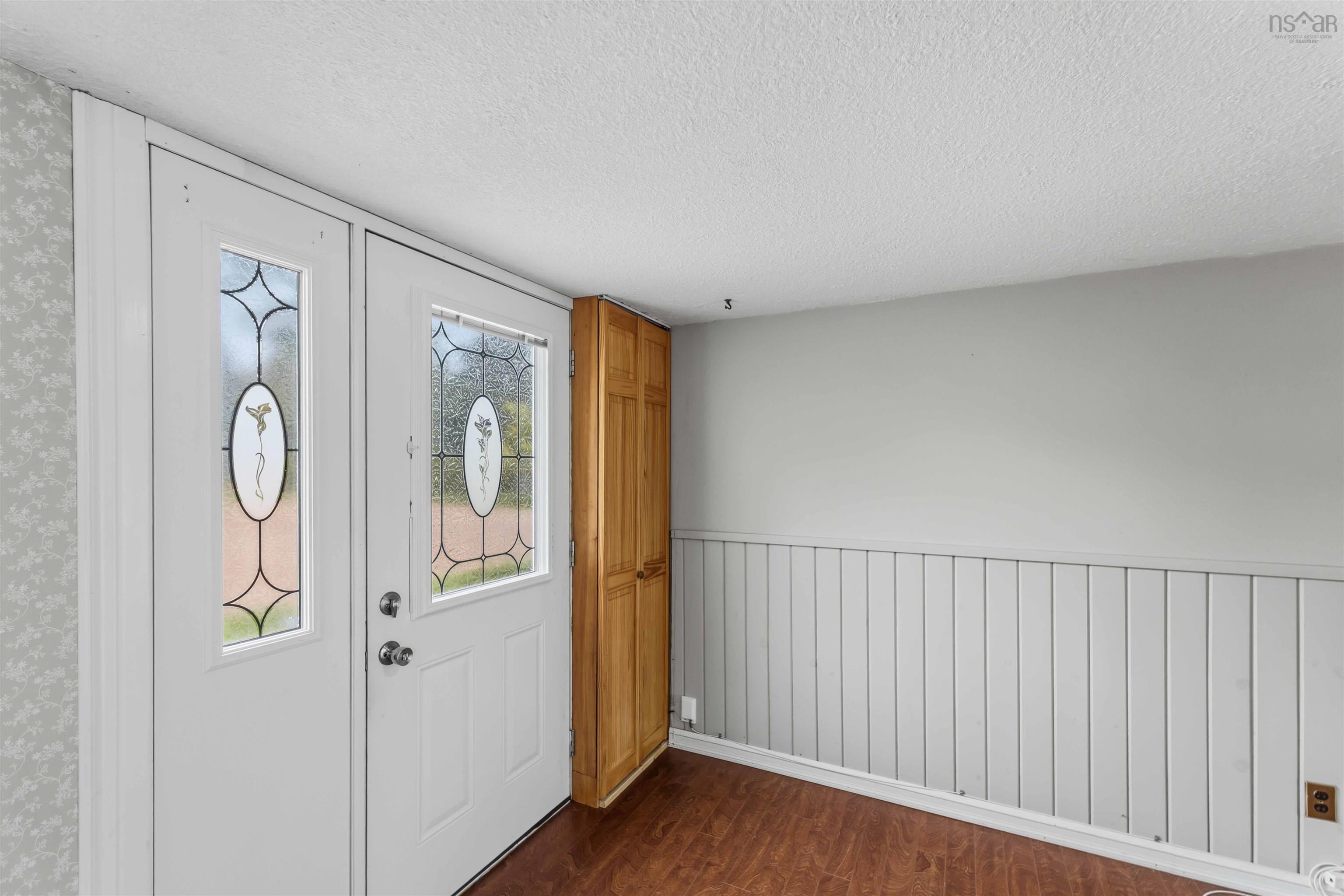 $469,500.00: 244 East Lake Road, New Albany