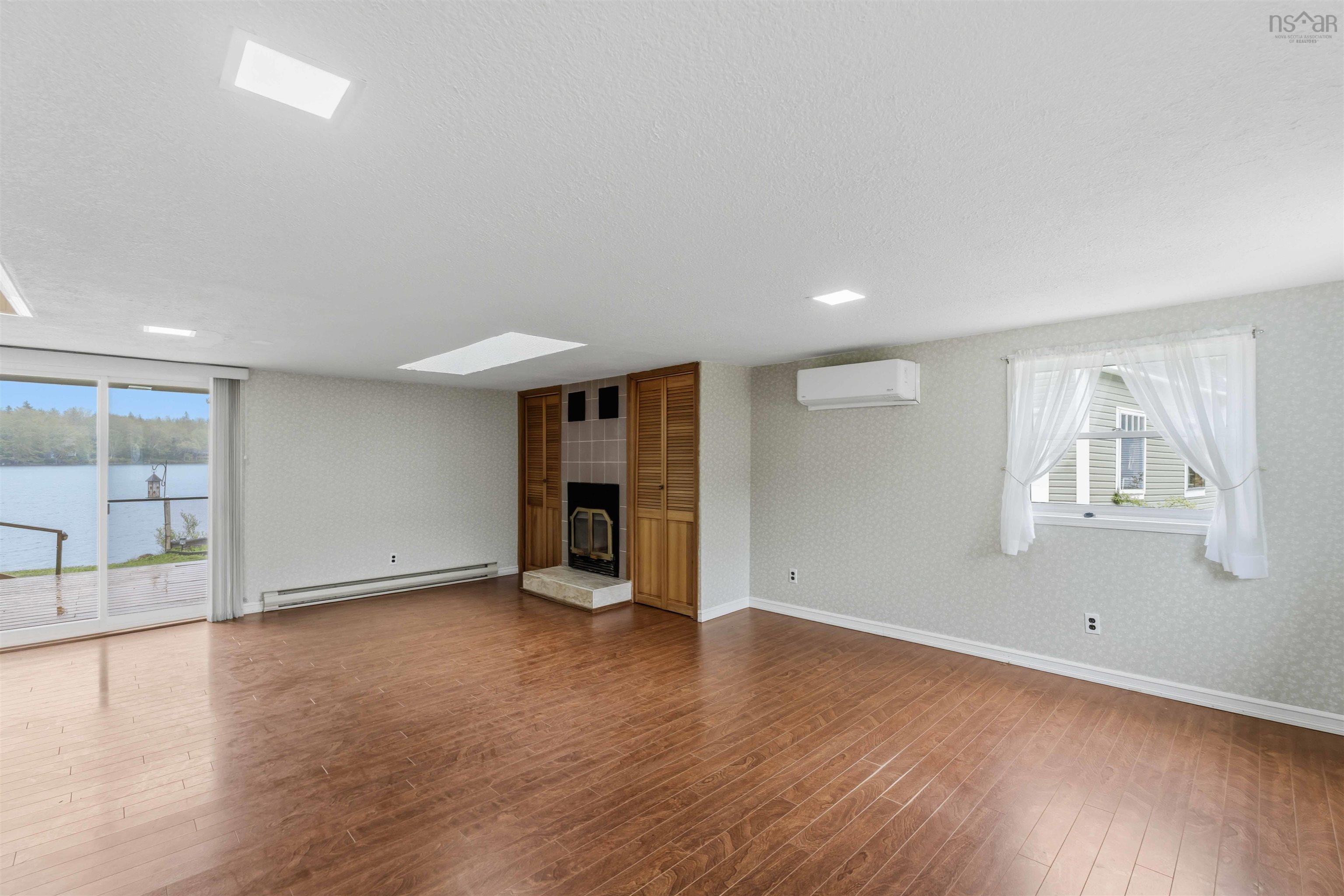 $469,500.00: 244 East Lake Road, New Albany