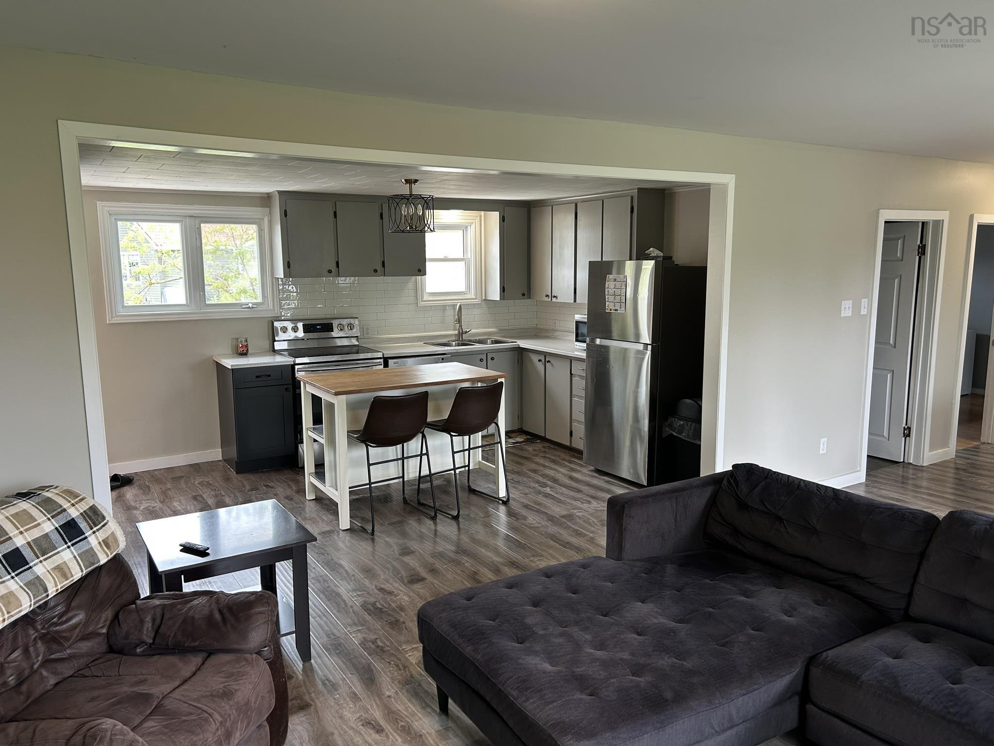 $287,000.00: 23 SNOWDEN Avenue, Amherst