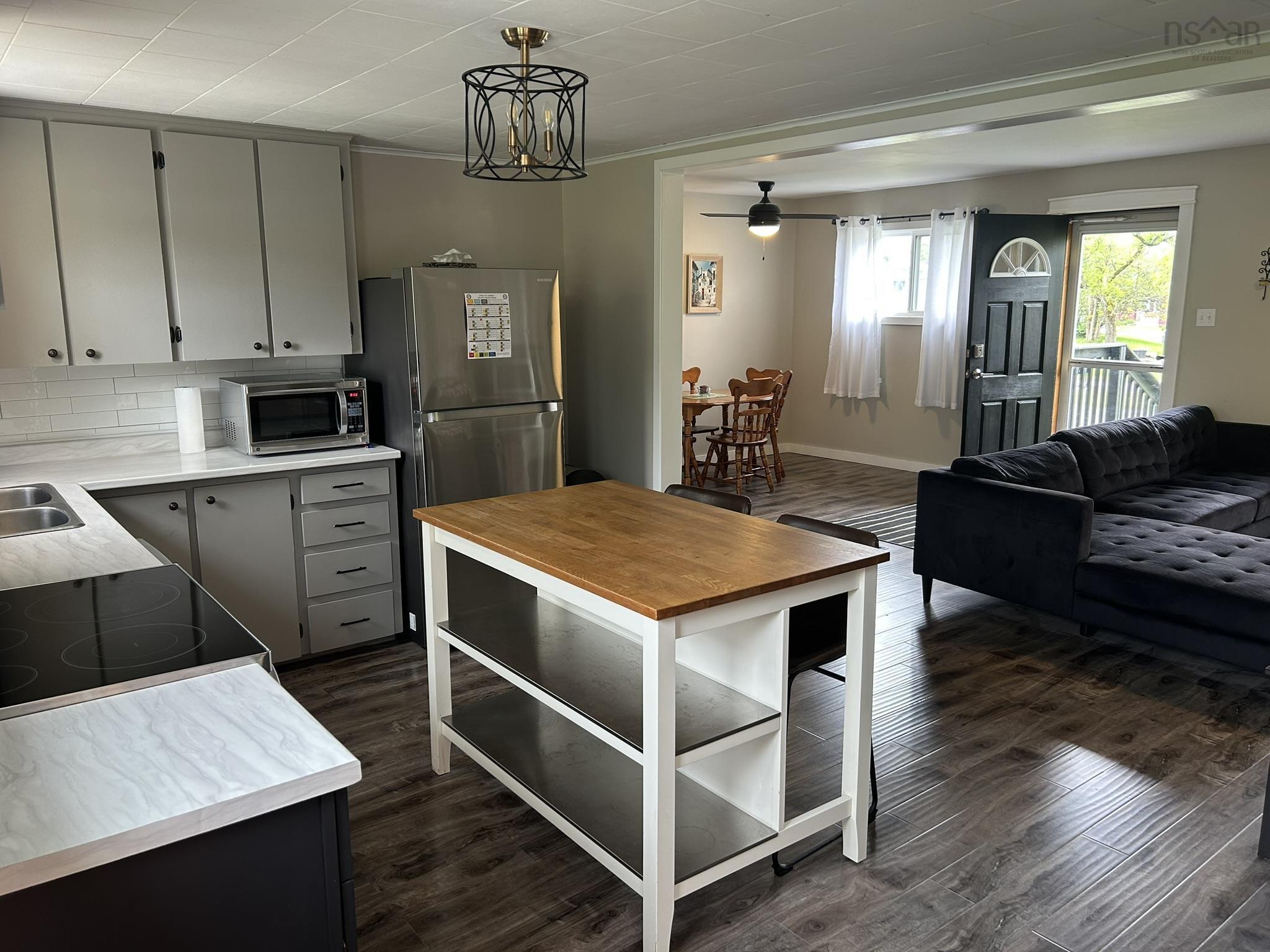$287,000.00: 23 SNOWDEN Avenue, Amherst
