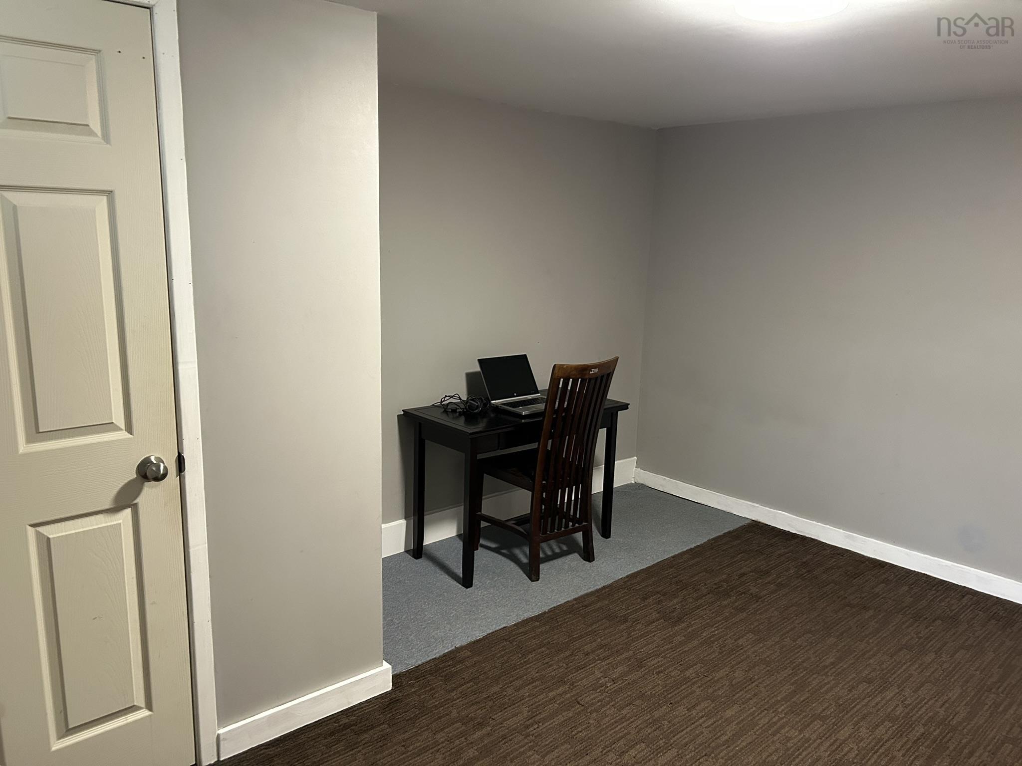 $287,000.00: 23 SNOWDEN Avenue, Amherst