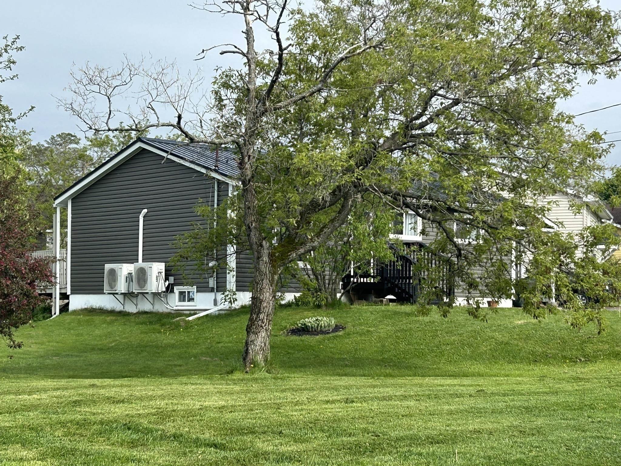 $287,000.00: 23 SNOWDEN Avenue, Amherst