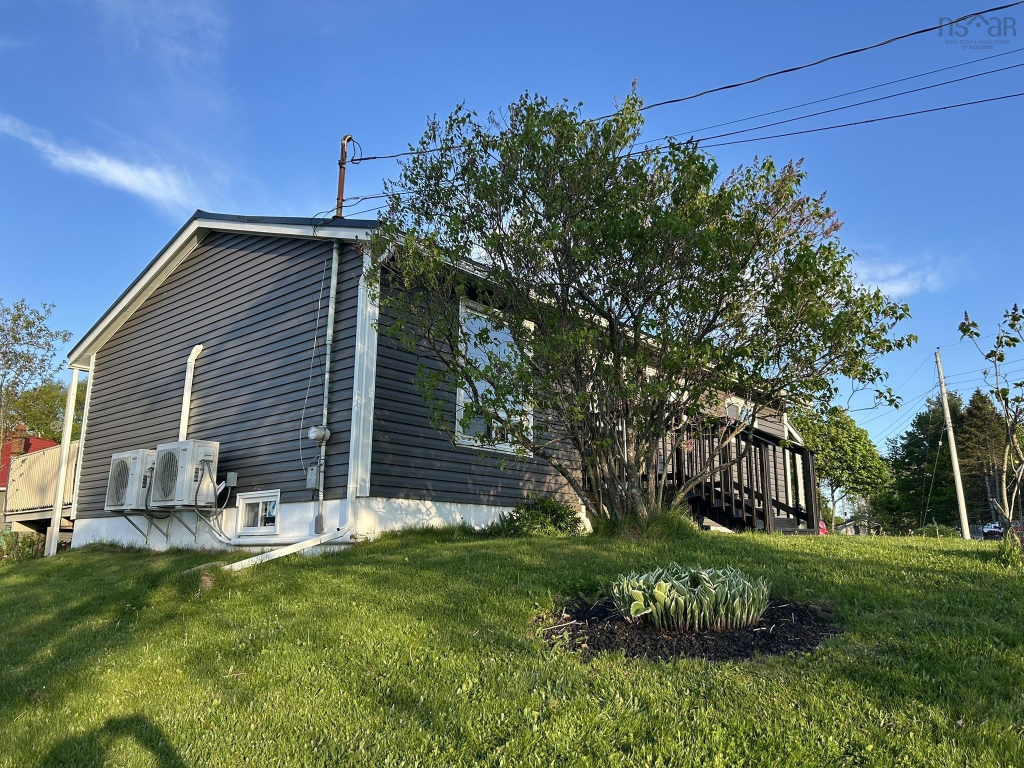 $287,000.00: 23 SNOWDEN Avenue, Amherst