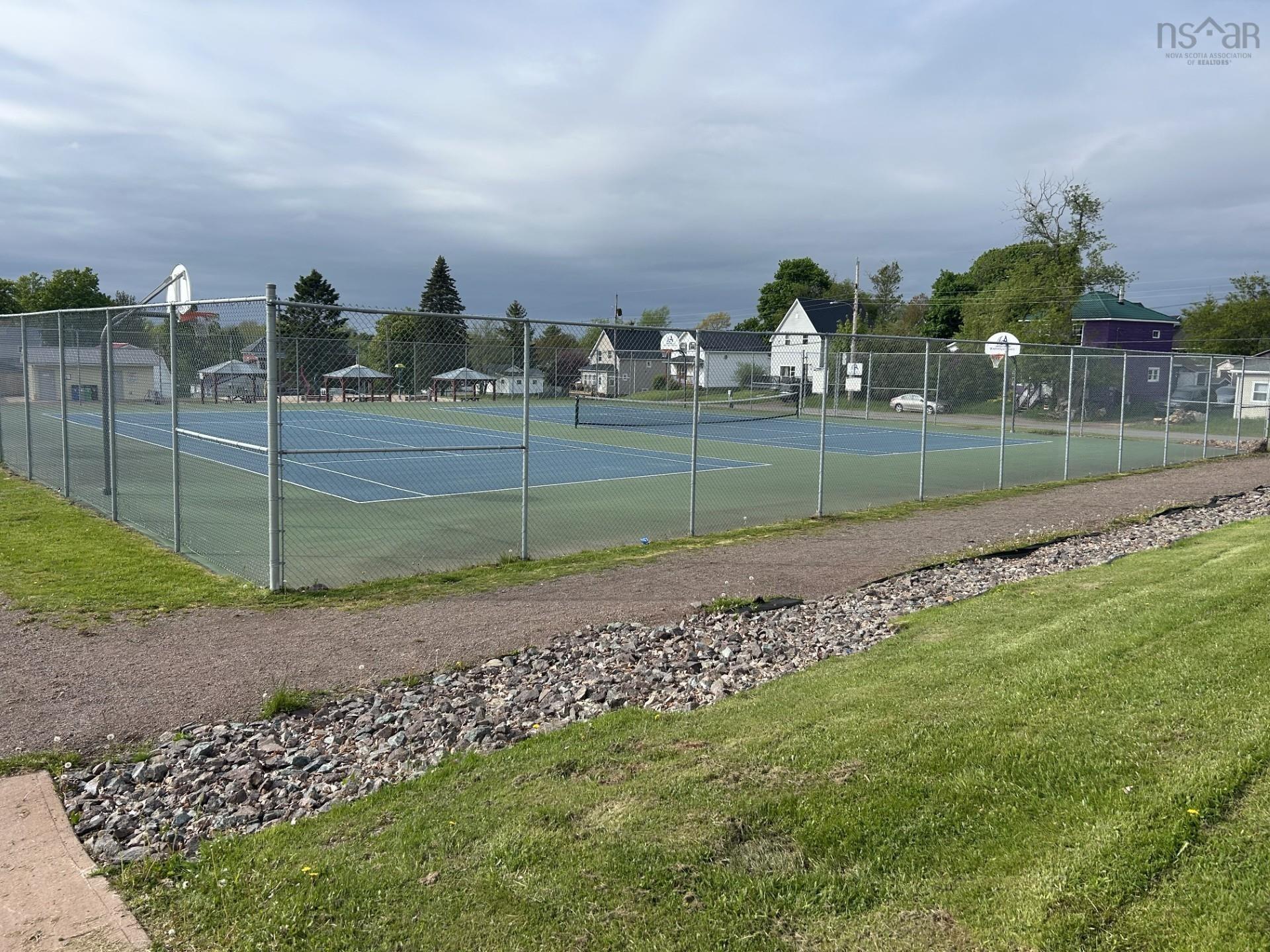 $287,000.00: 23 SNOWDEN Avenue, Amherst