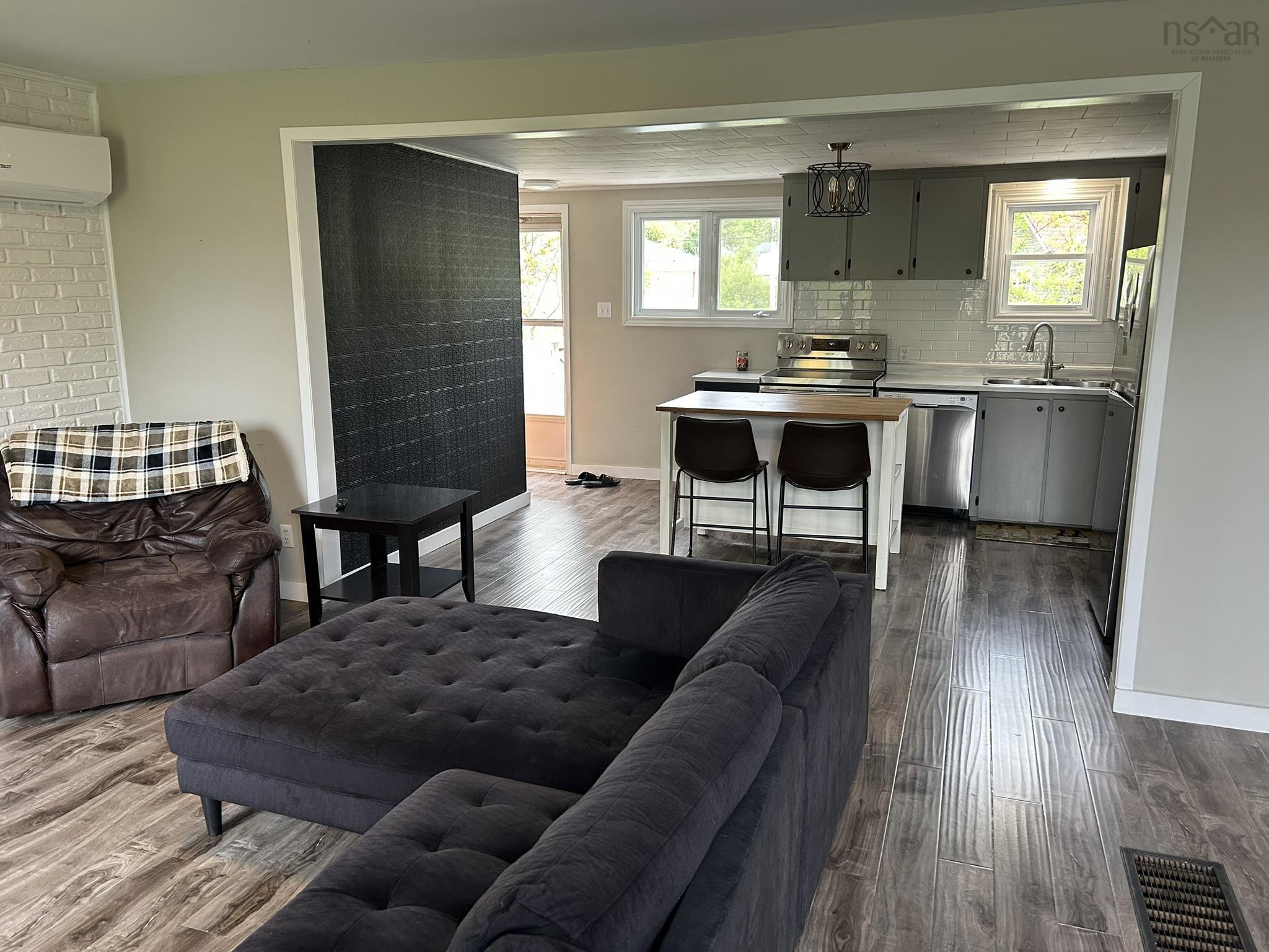 $287,000.00: 23 SNOWDEN Avenue, Amherst