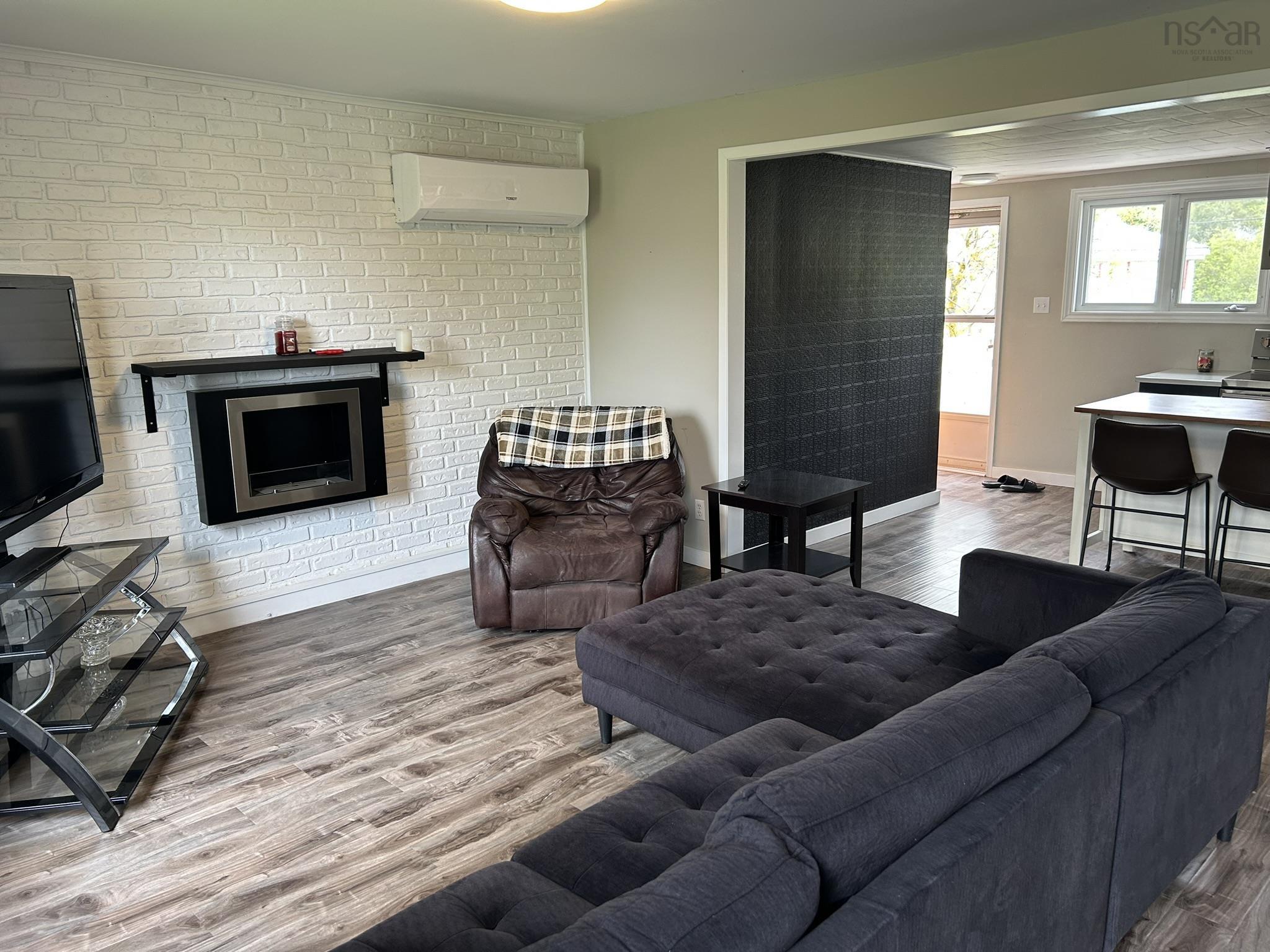 $287,000.00: 23 SNOWDEN Avenue, Amherst