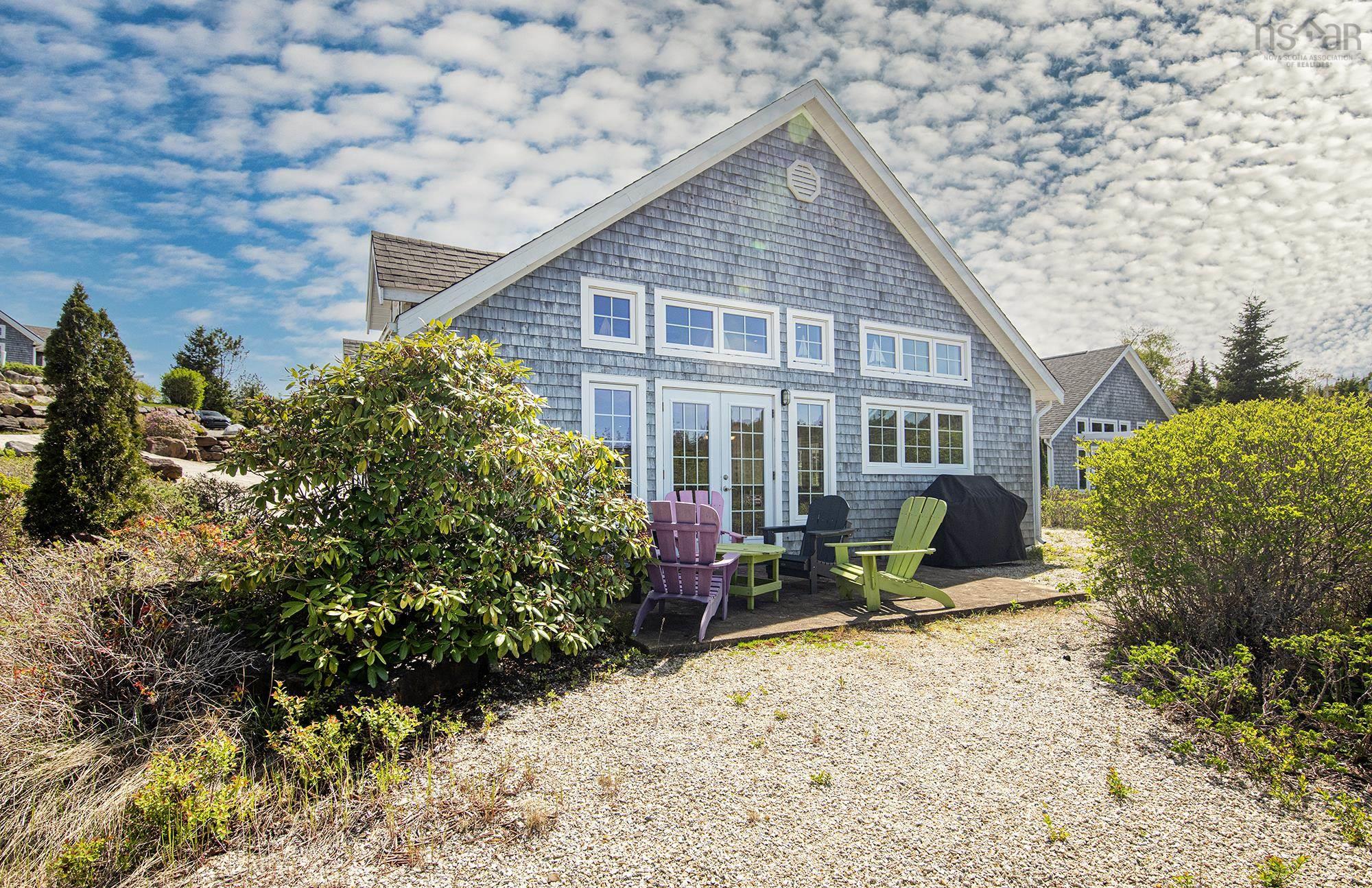 $599,900.00: 5 6 Safe Harbour Close, Deep Cove