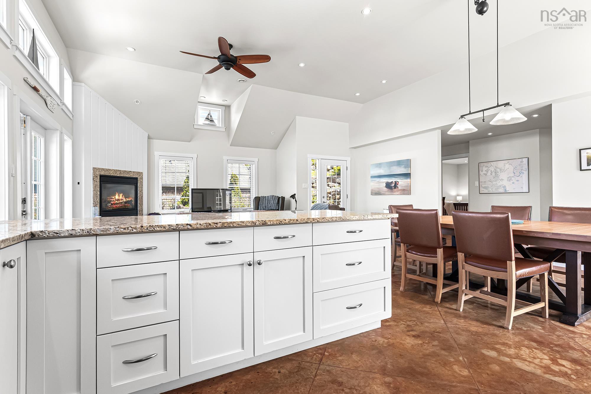 $599,900.00: 5 6 Safe Harbour Close, Deep Cove