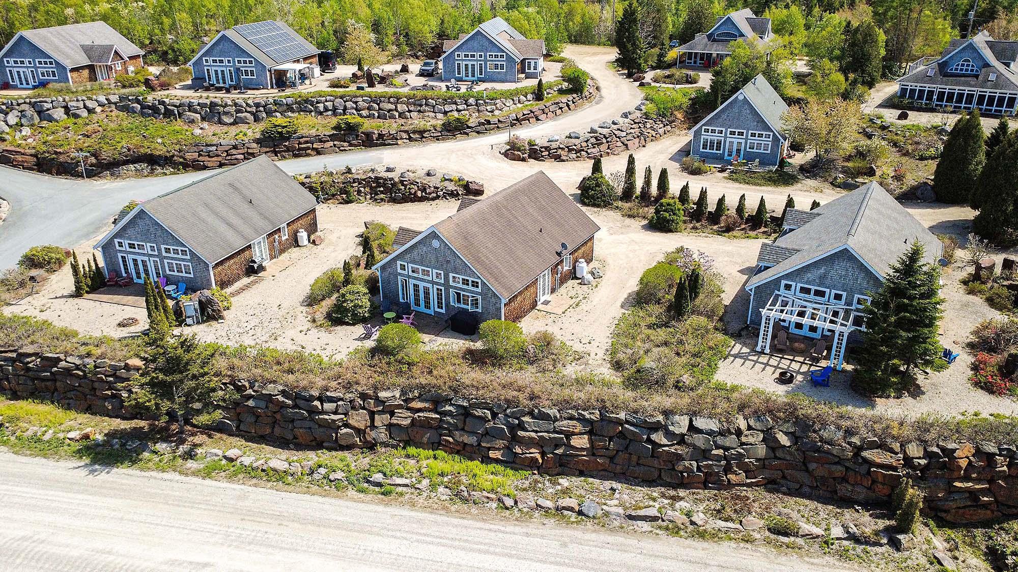 $599,900.00: 5 6 Safe Harbour Close, Deep Cove