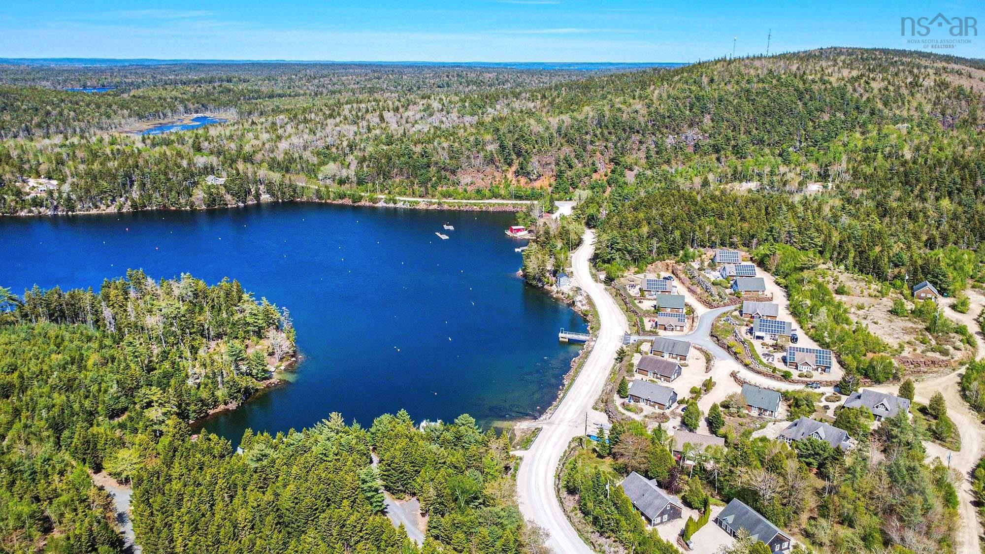 $599,900.00: 5 6 Safe Harbour Close, Deep Cove