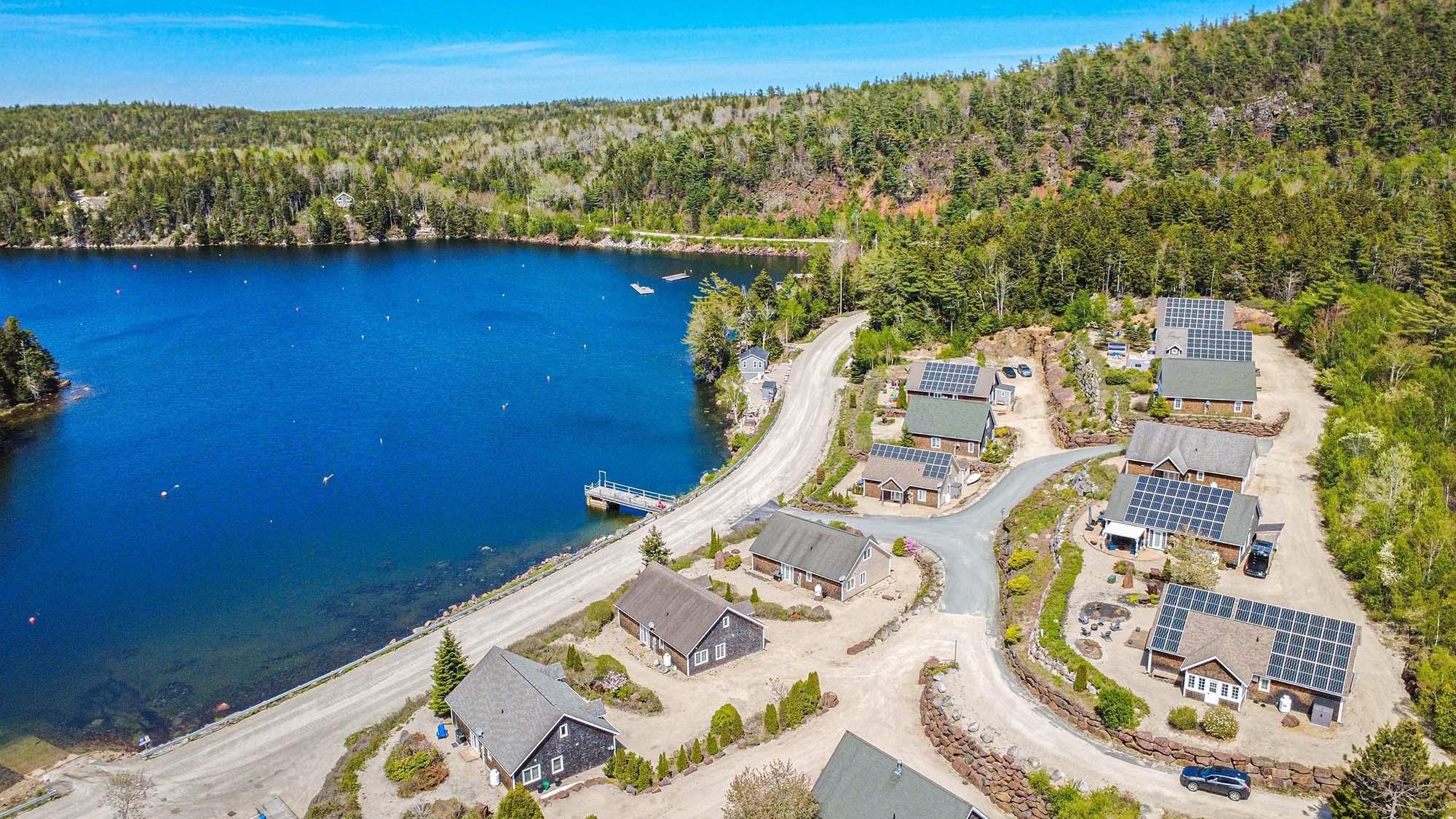 $599,900.00: 5 6 Safe Harbour Close, Deep Cove