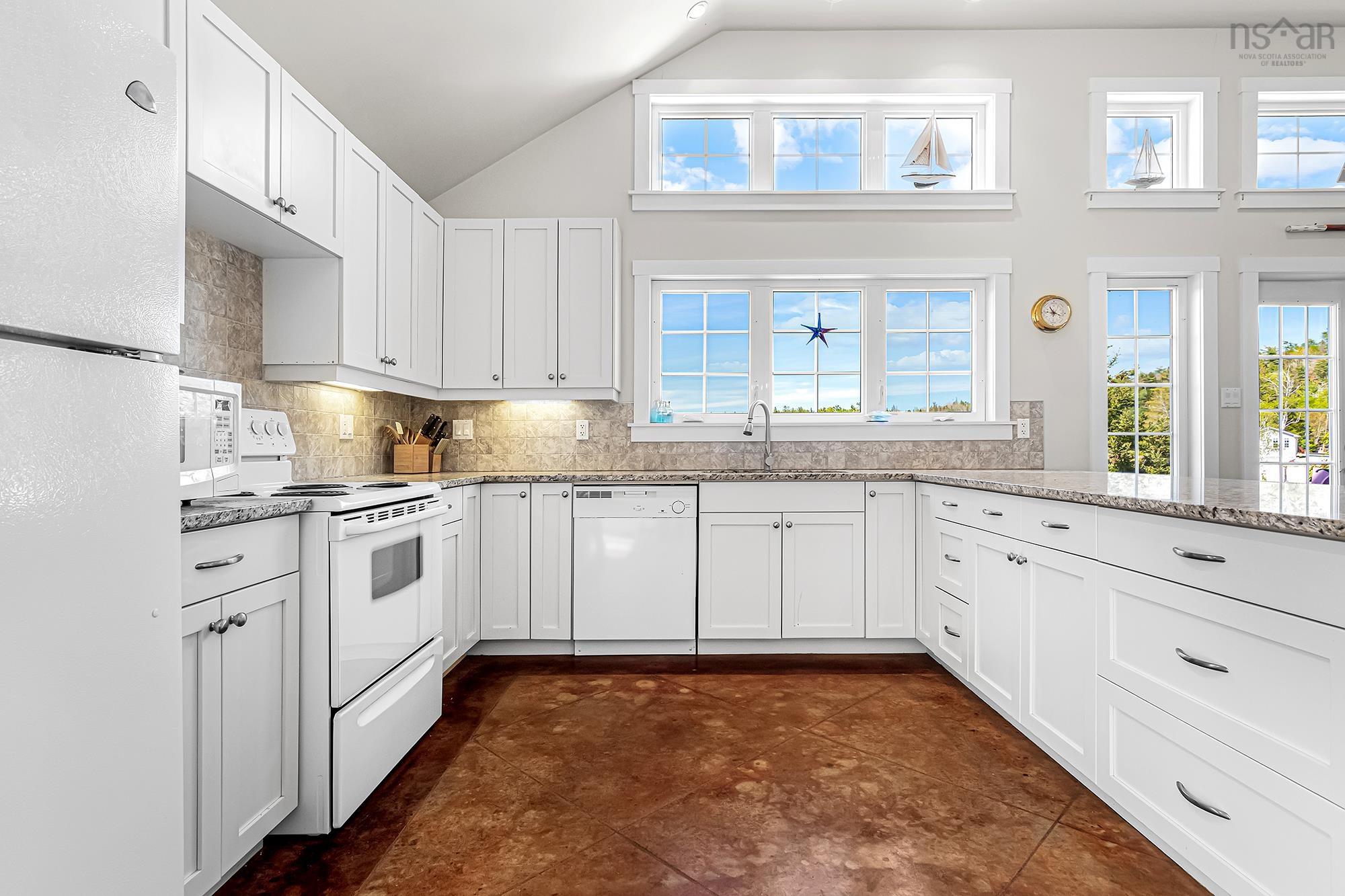 $599,900.00: 5 6 Safe Harbour Close, Deep Cove