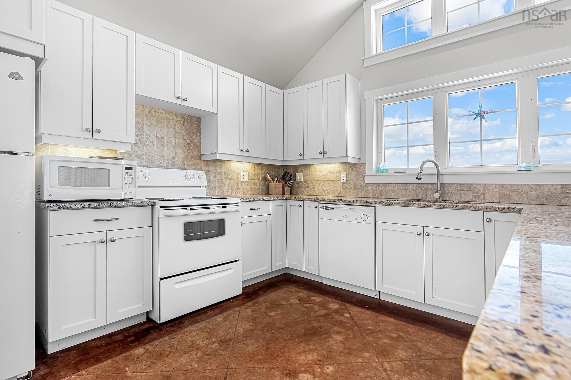 $599,900.00: 5 6 Safe Harbour Close, Deep Cove