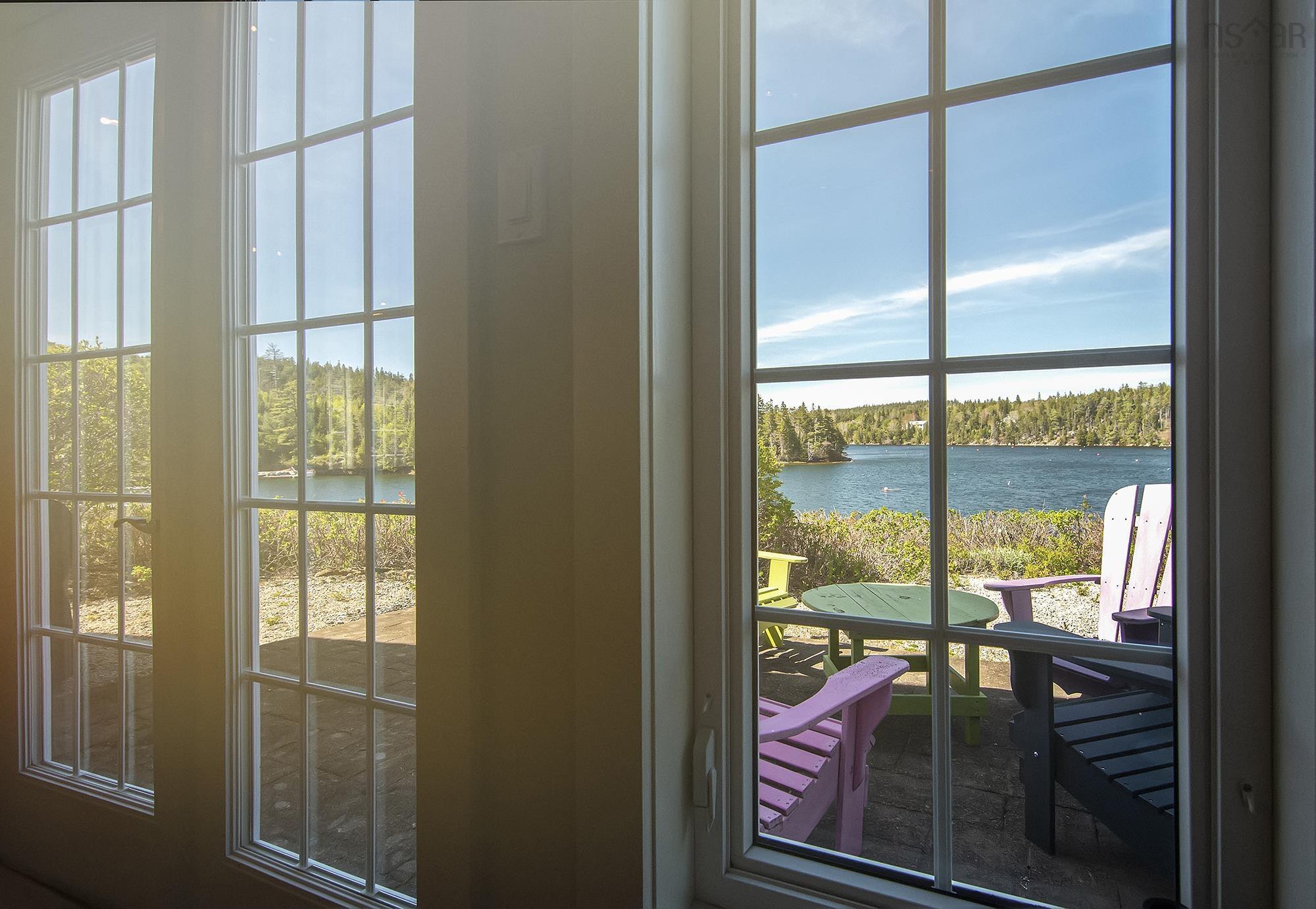 $599,900.00: 5 6 Safe Harbour Close, Deep Cove
