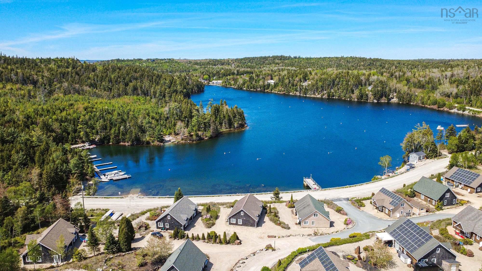 $599,900.00: 5 6 Safe Harbour Close, Deep Cove