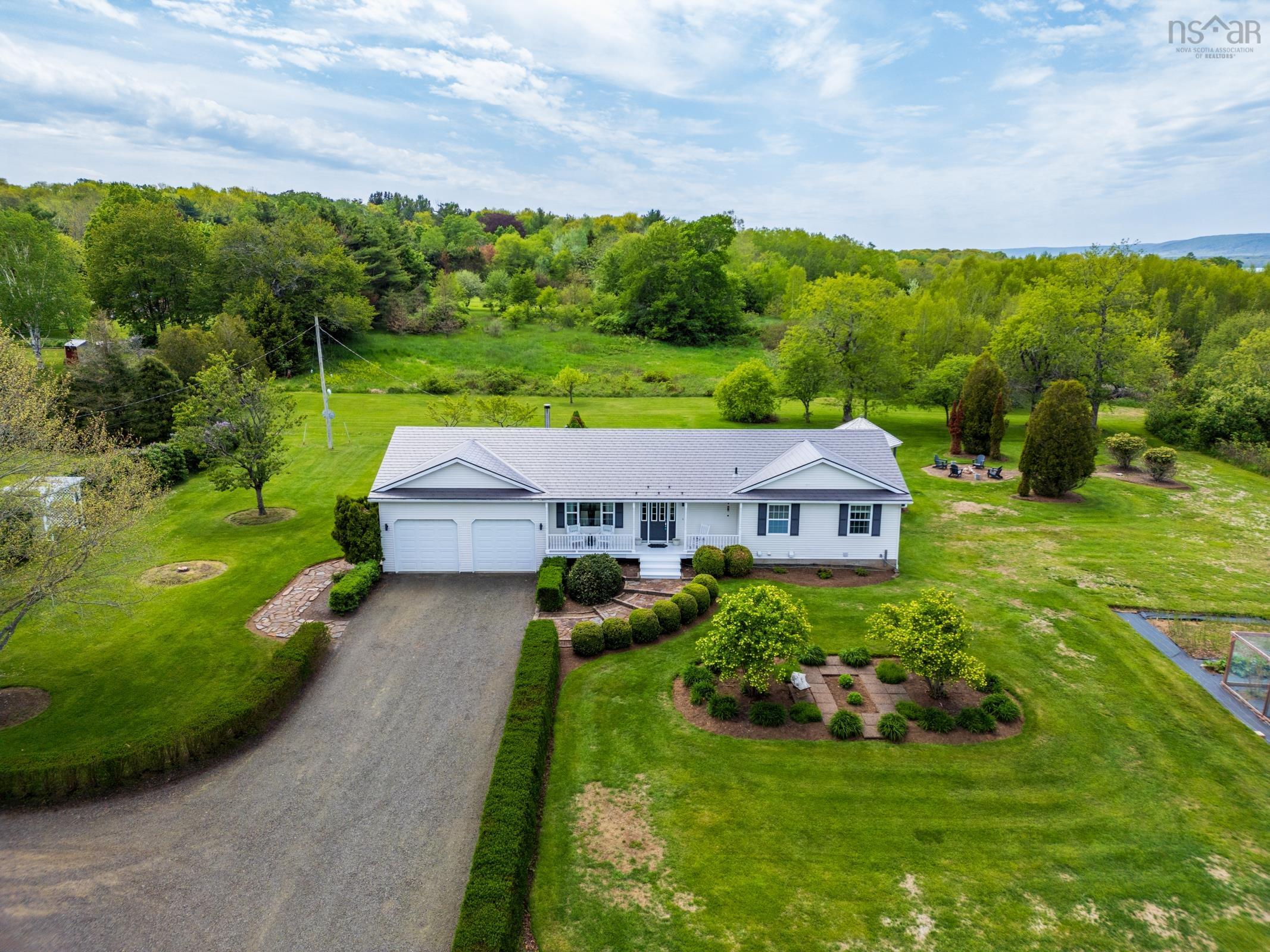 $799,900.00: 1789 Highway 201, Round Hill