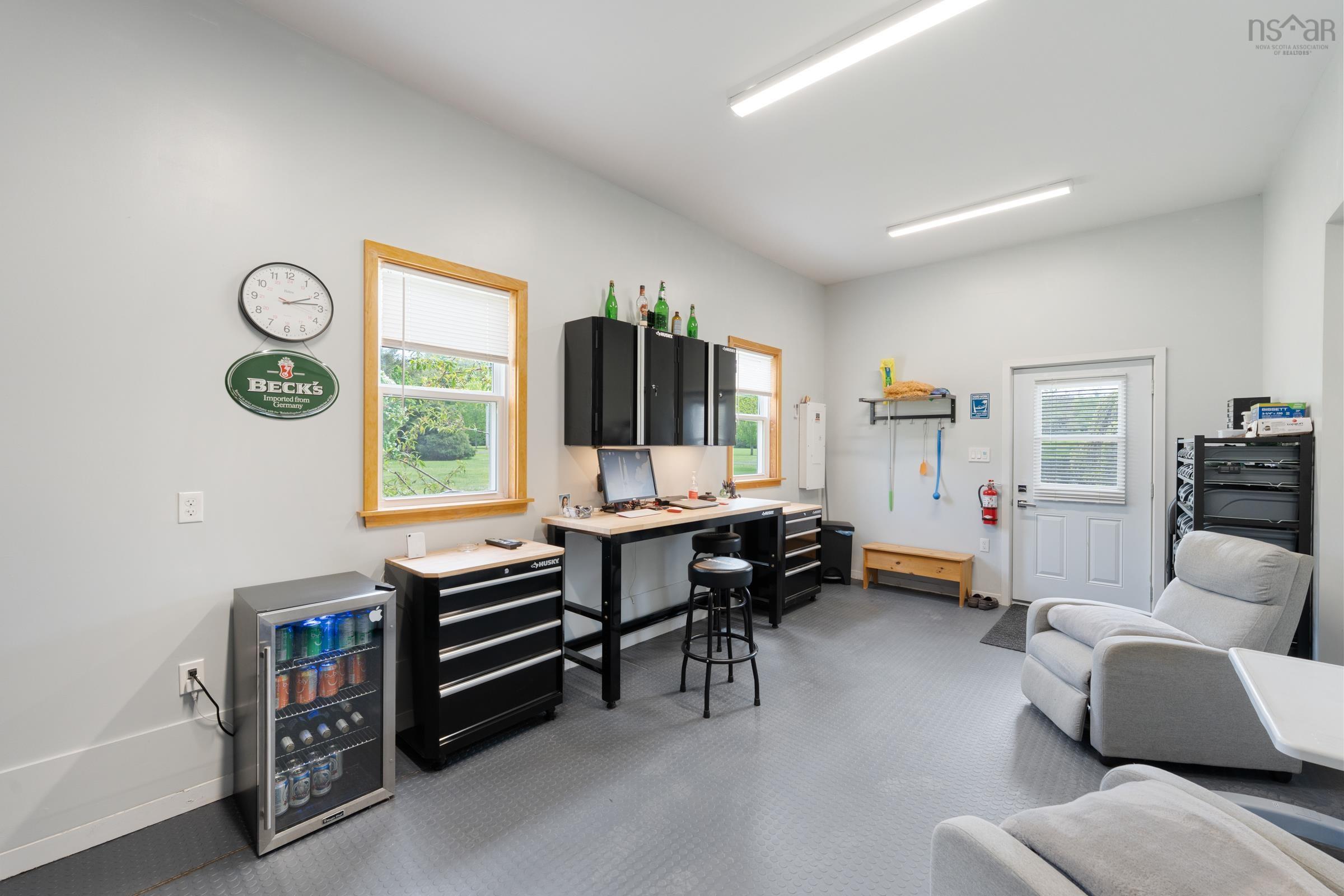 $799,900.00: 1789 Highway 201, Round Hill