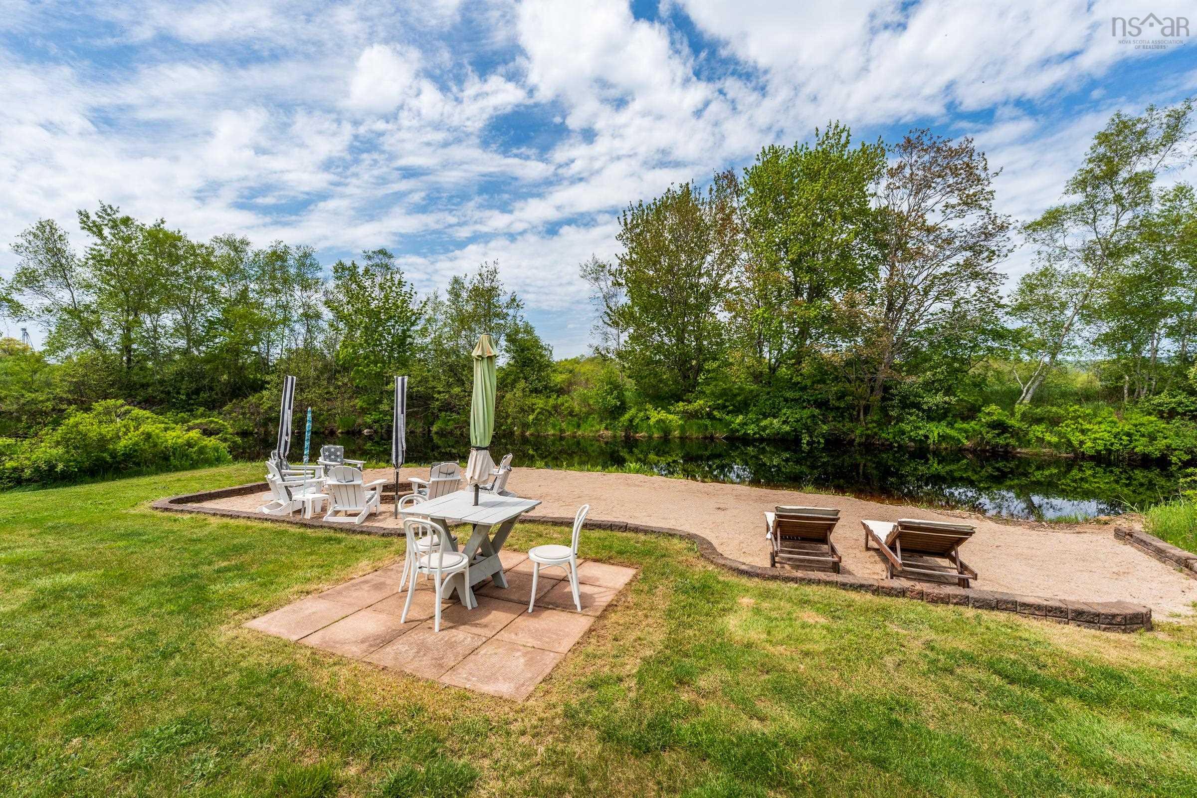$799,900.00: 1789 Highway 201, Round Hill