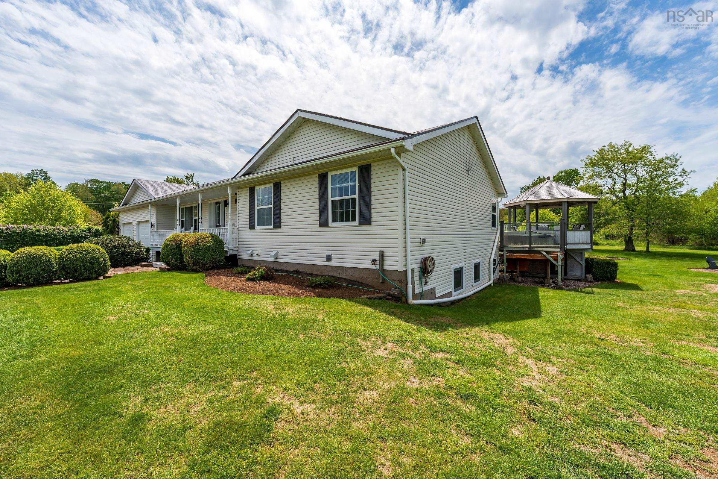$799,900.00: 1789 Highway 201, Round Hill