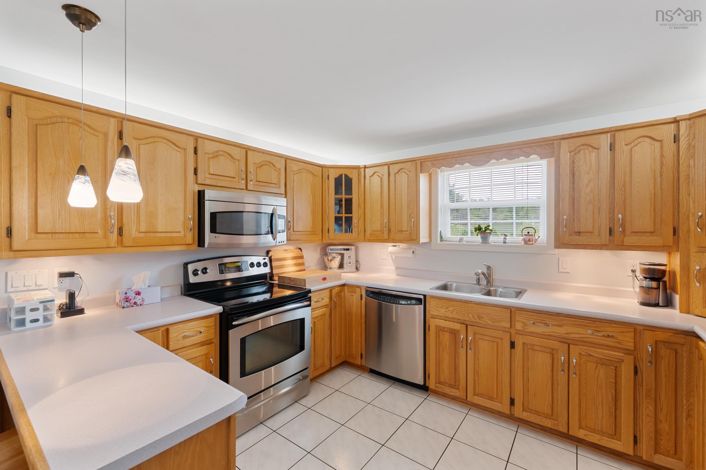 $799,900.00: 1789 Highway 201, Round Hill
