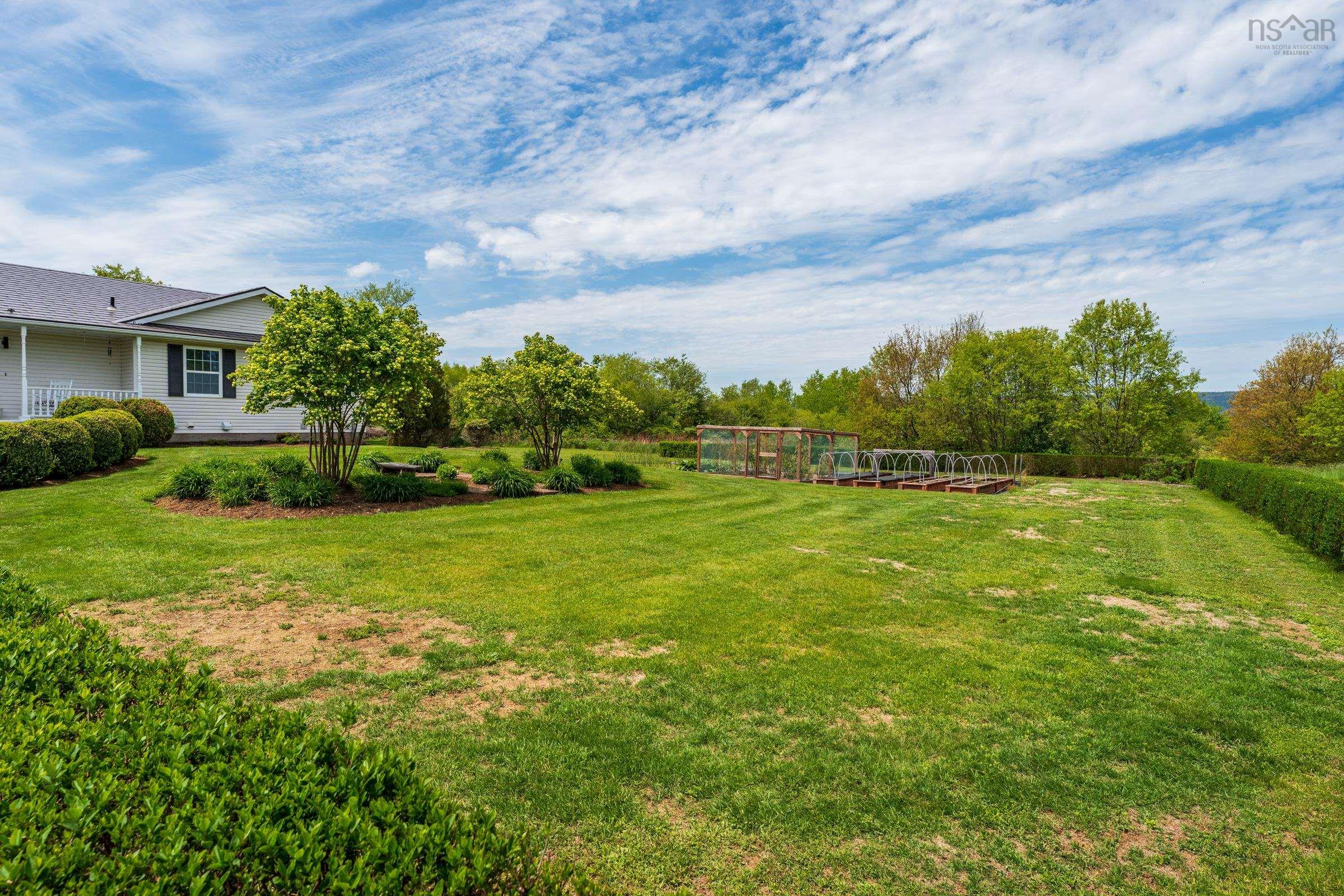 $799,900.00: 1789 Highway 201, Round Hill