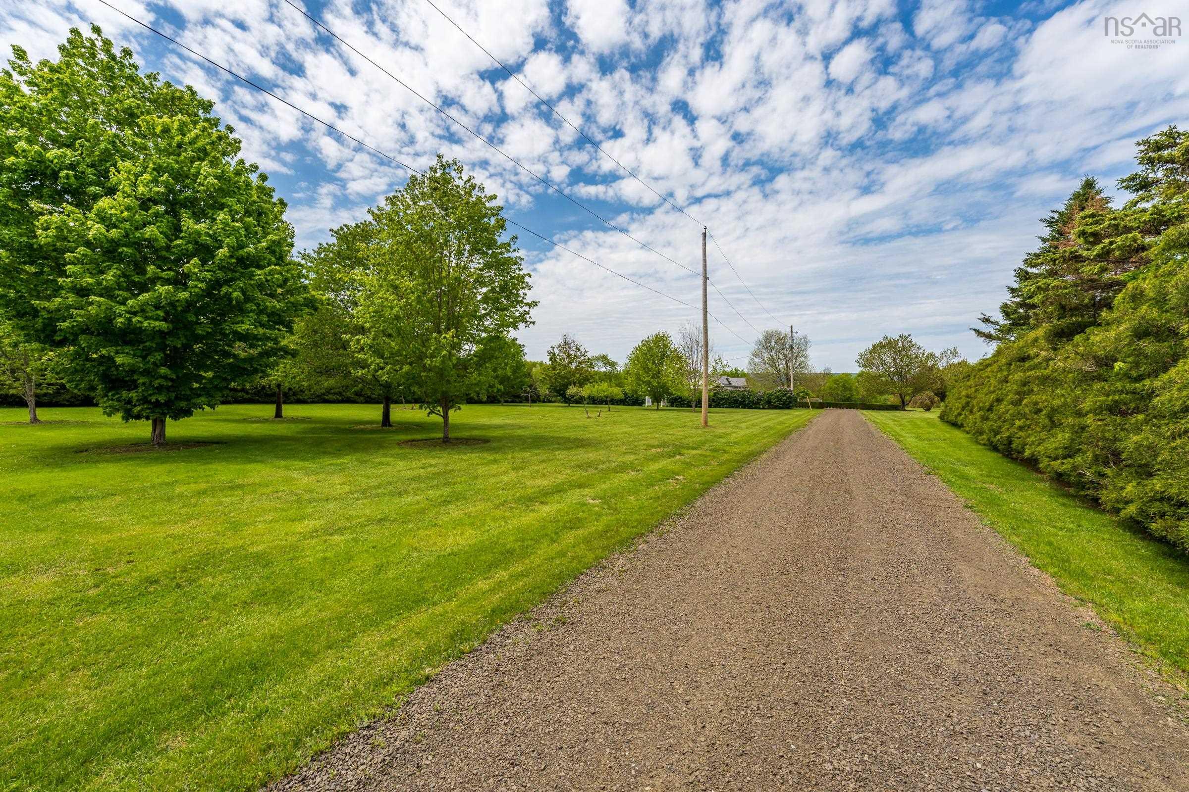 $799,900.00: 1789 Highway 201, Round Hill