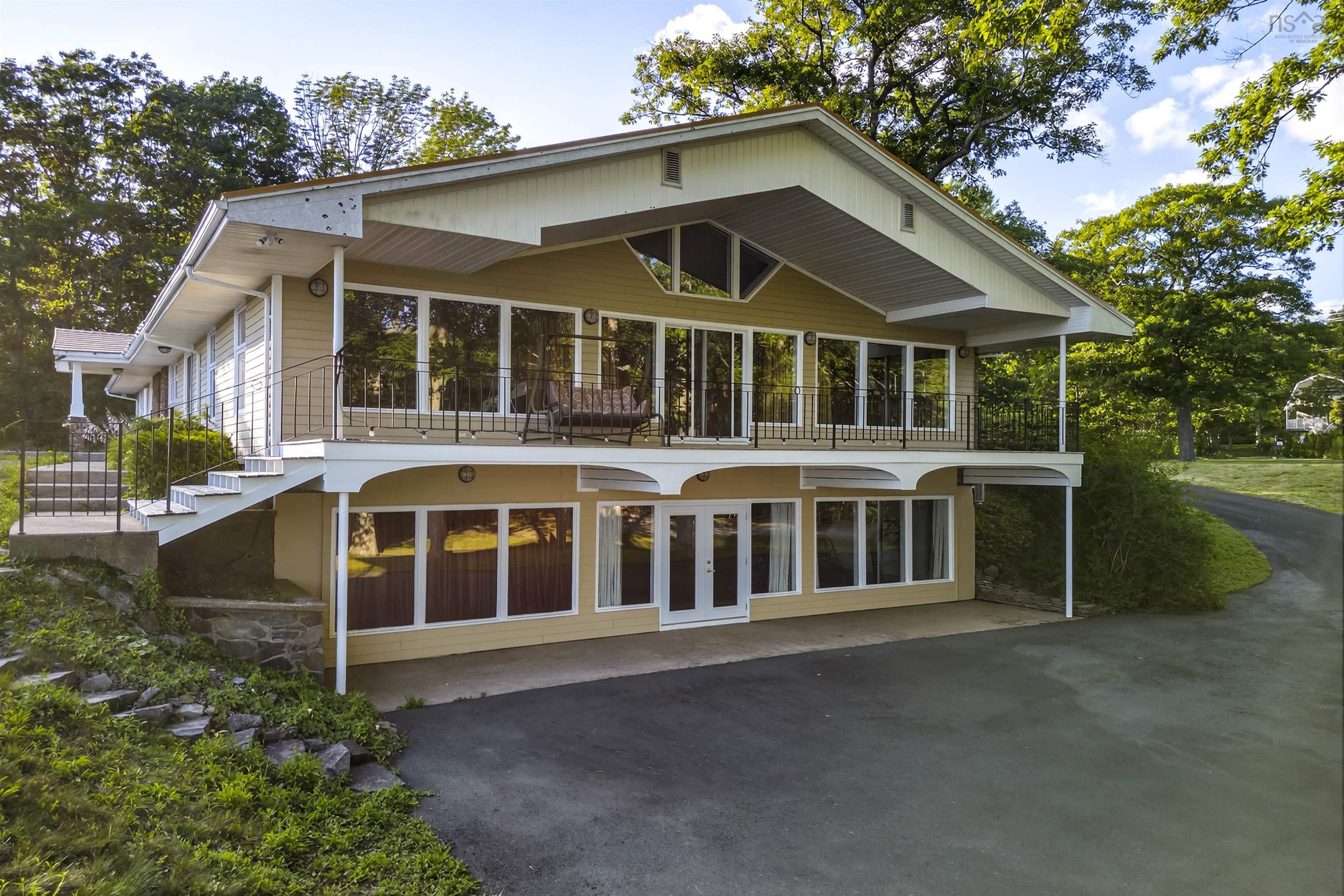 $2,888,888.00: 1007 Waverley Road, Waverley