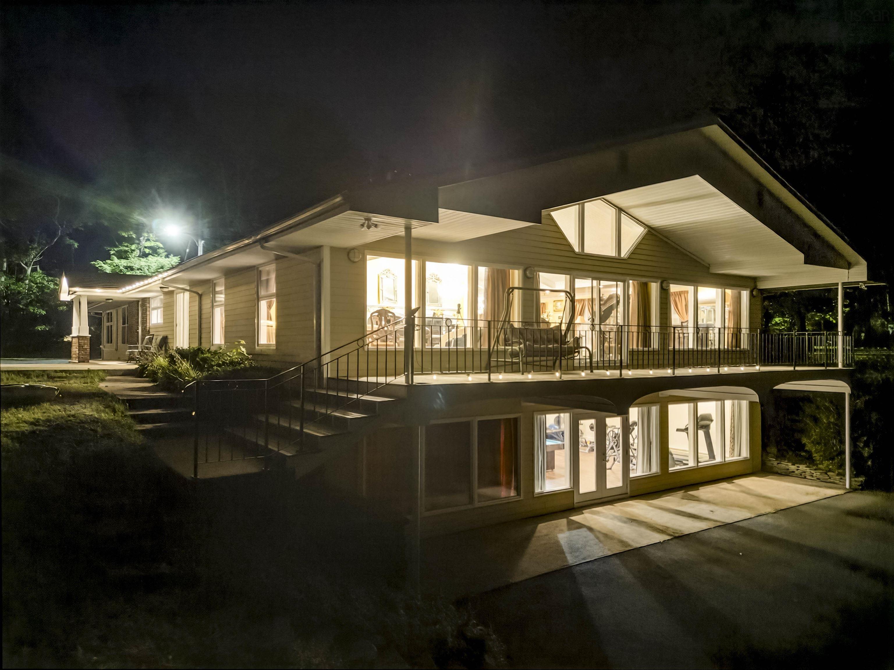 $2,888,888.00: 1007 Waverley Road, Waverley