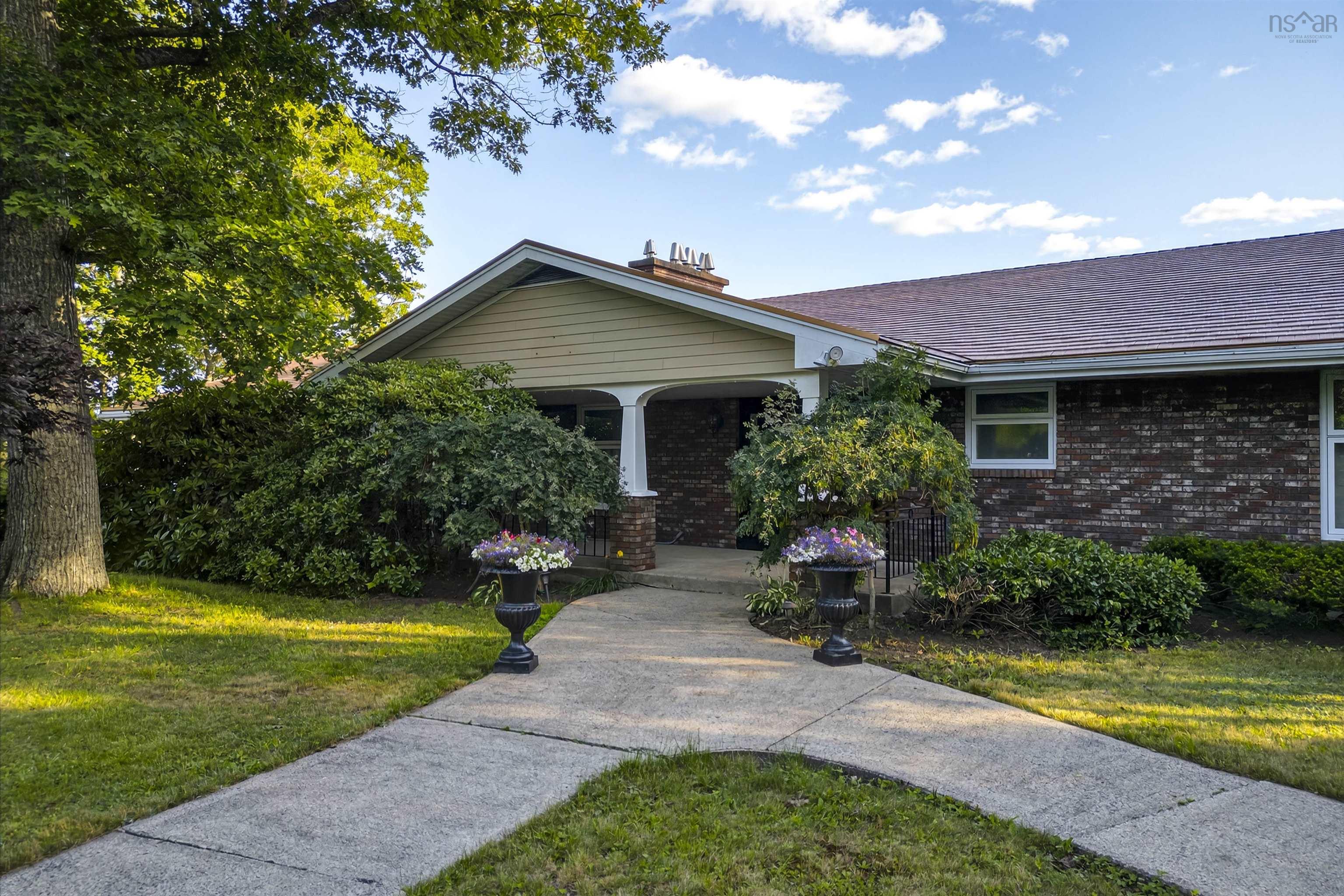 $2,888,888.00: 1007 Waverley Road, Waverley