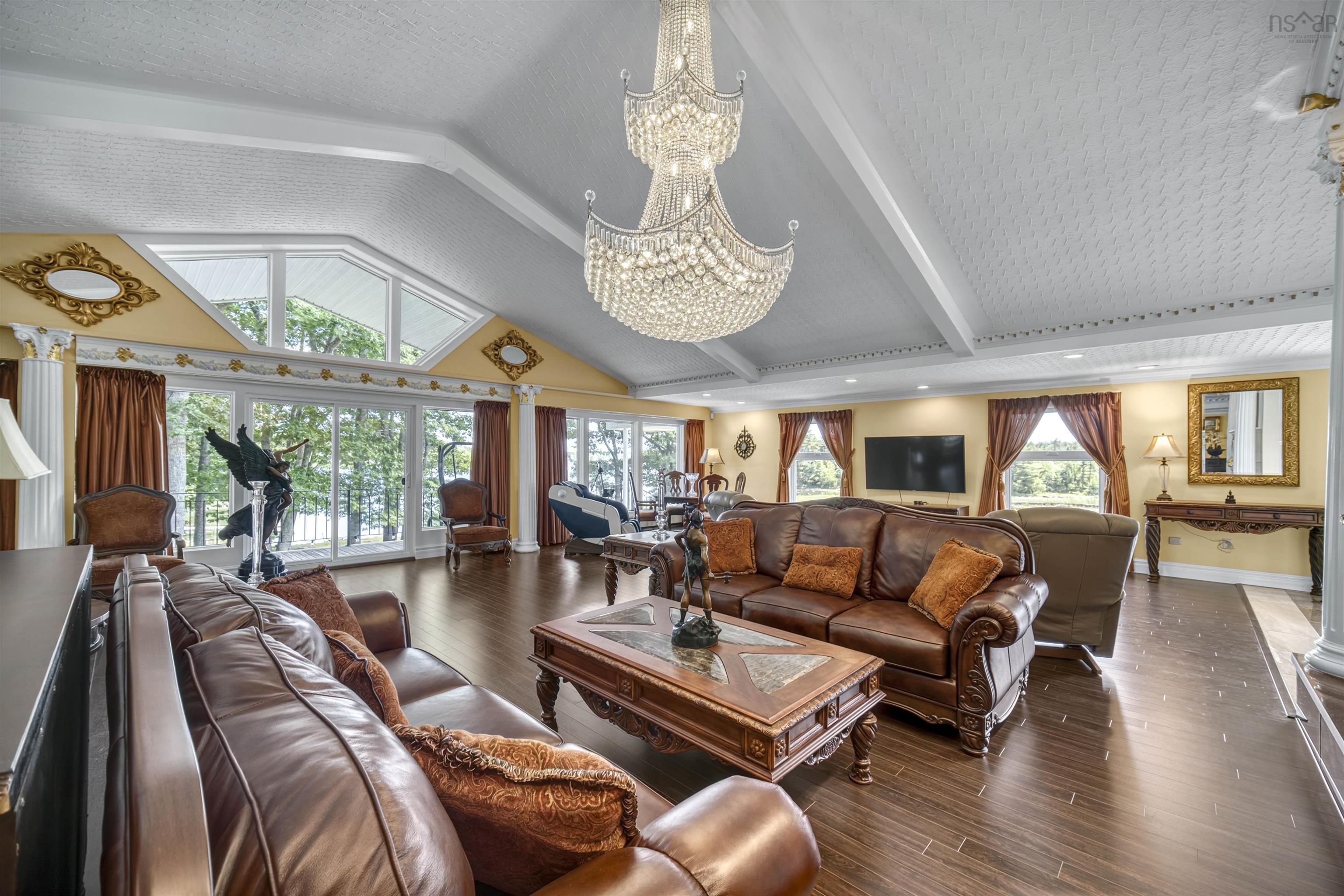 $2,888,888.00: 1007 Waverley Road, Waverley