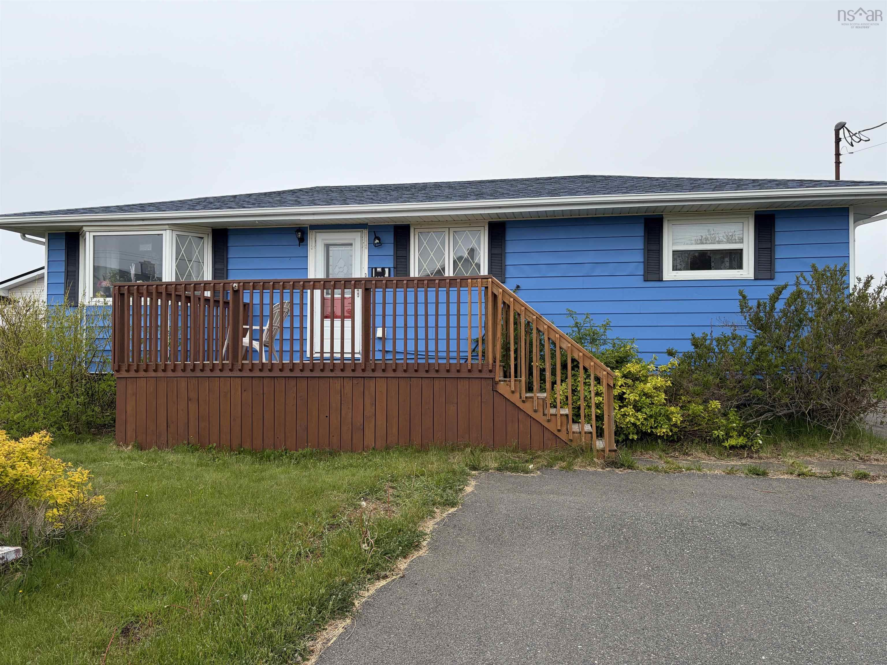 $284,950.00: 100 Oceanview Crescent, Dominion