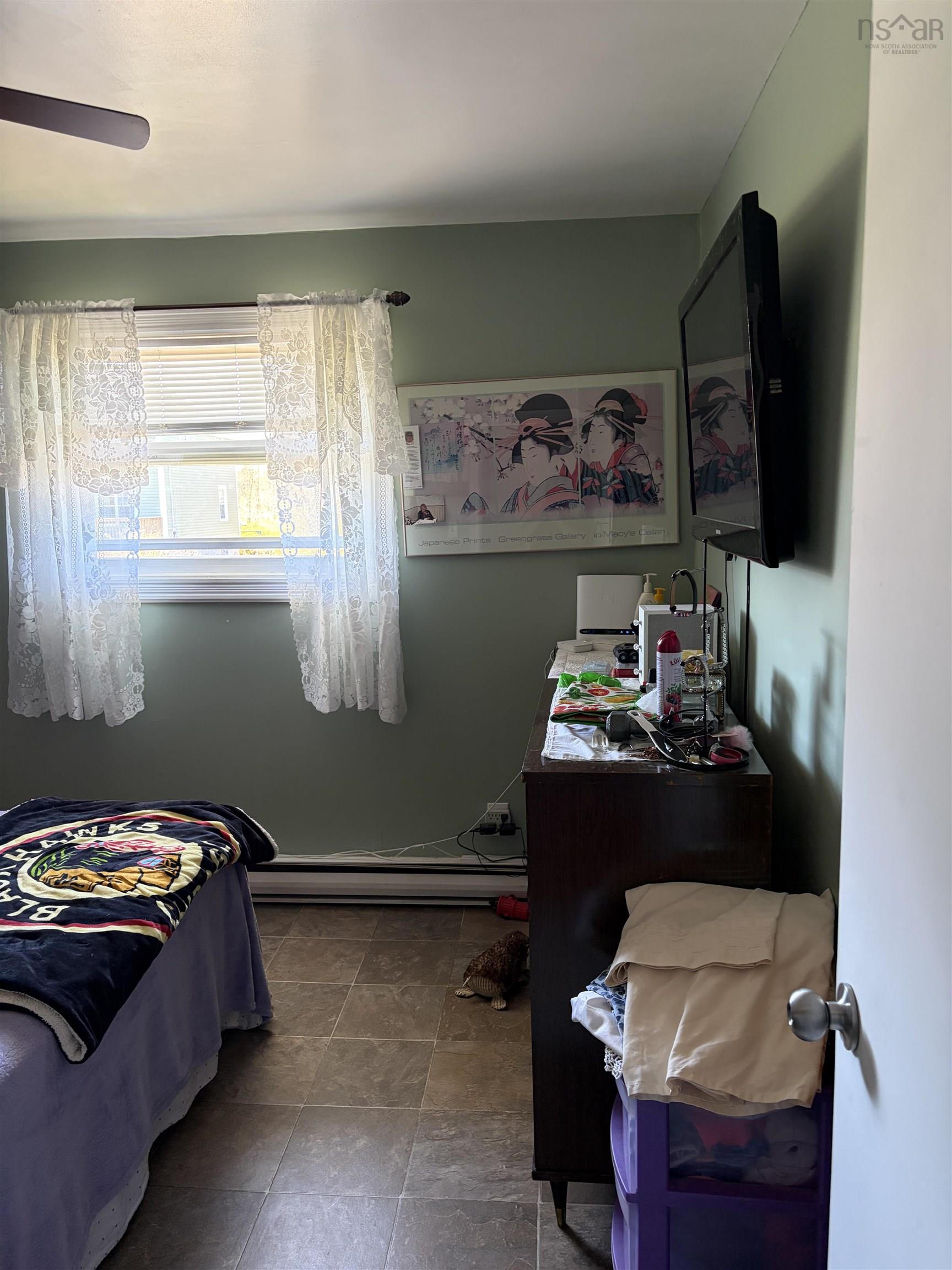 $284,950.00: 100 Oceanview Crescent, Dominion