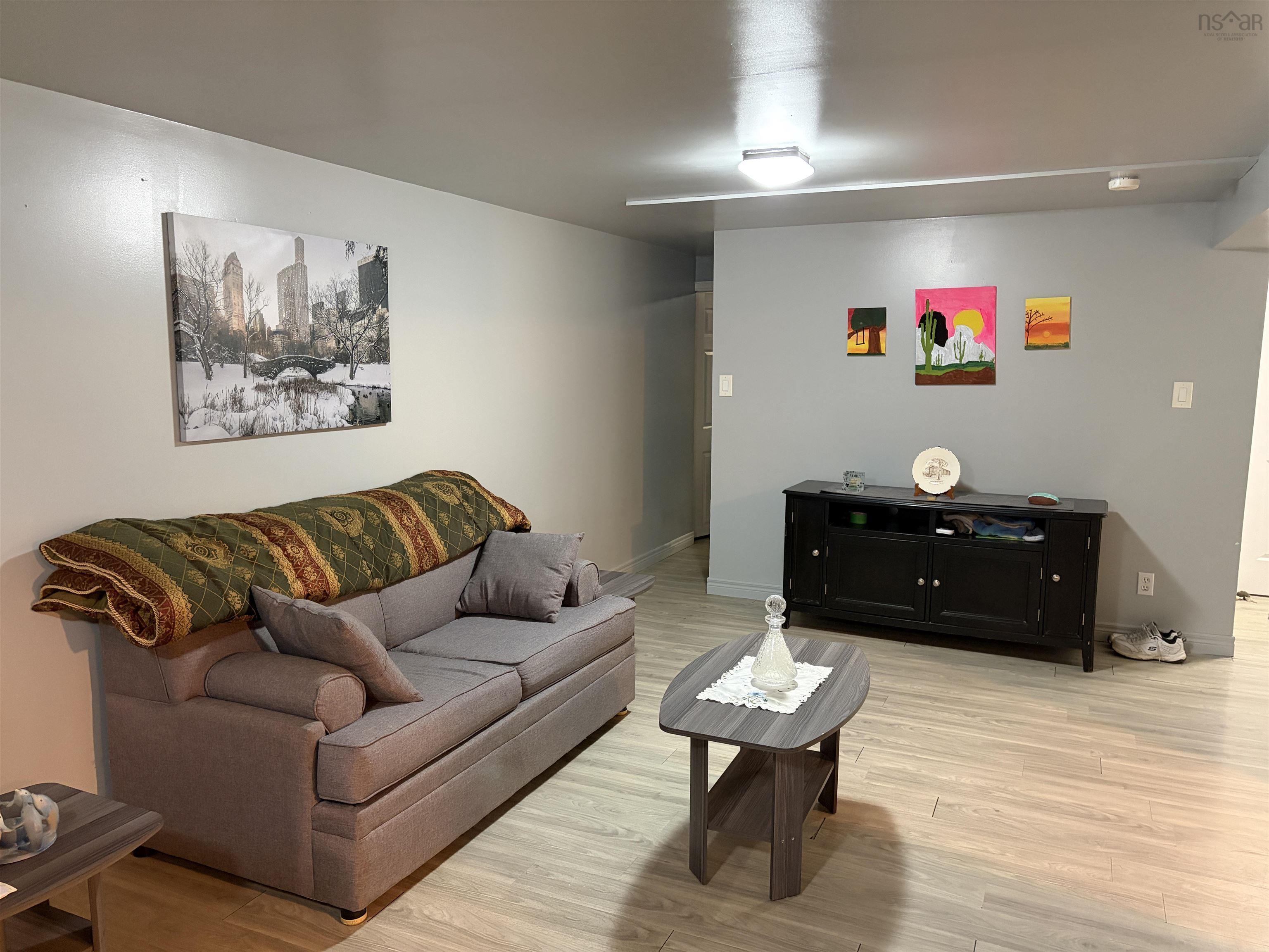 $284,950.00: 100 Oceanview Crescent, Dominion
