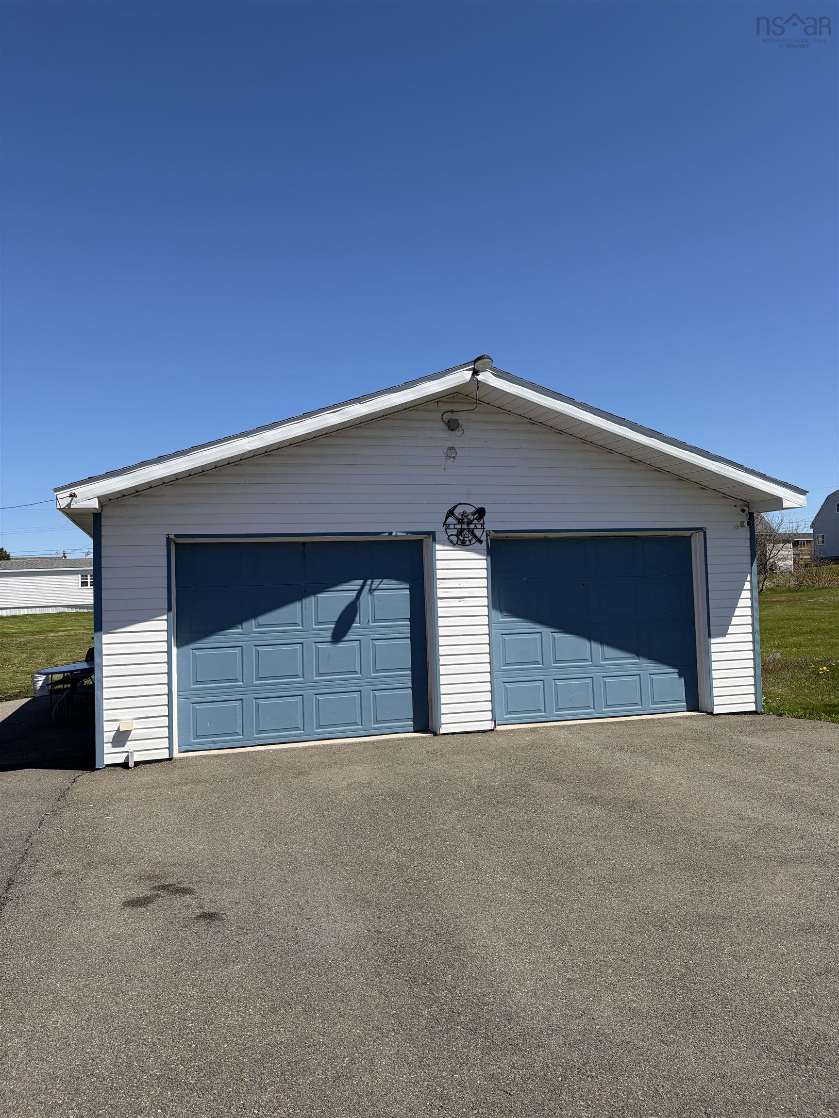$319,000.00: 100 Oceanview Crescent, Dominion