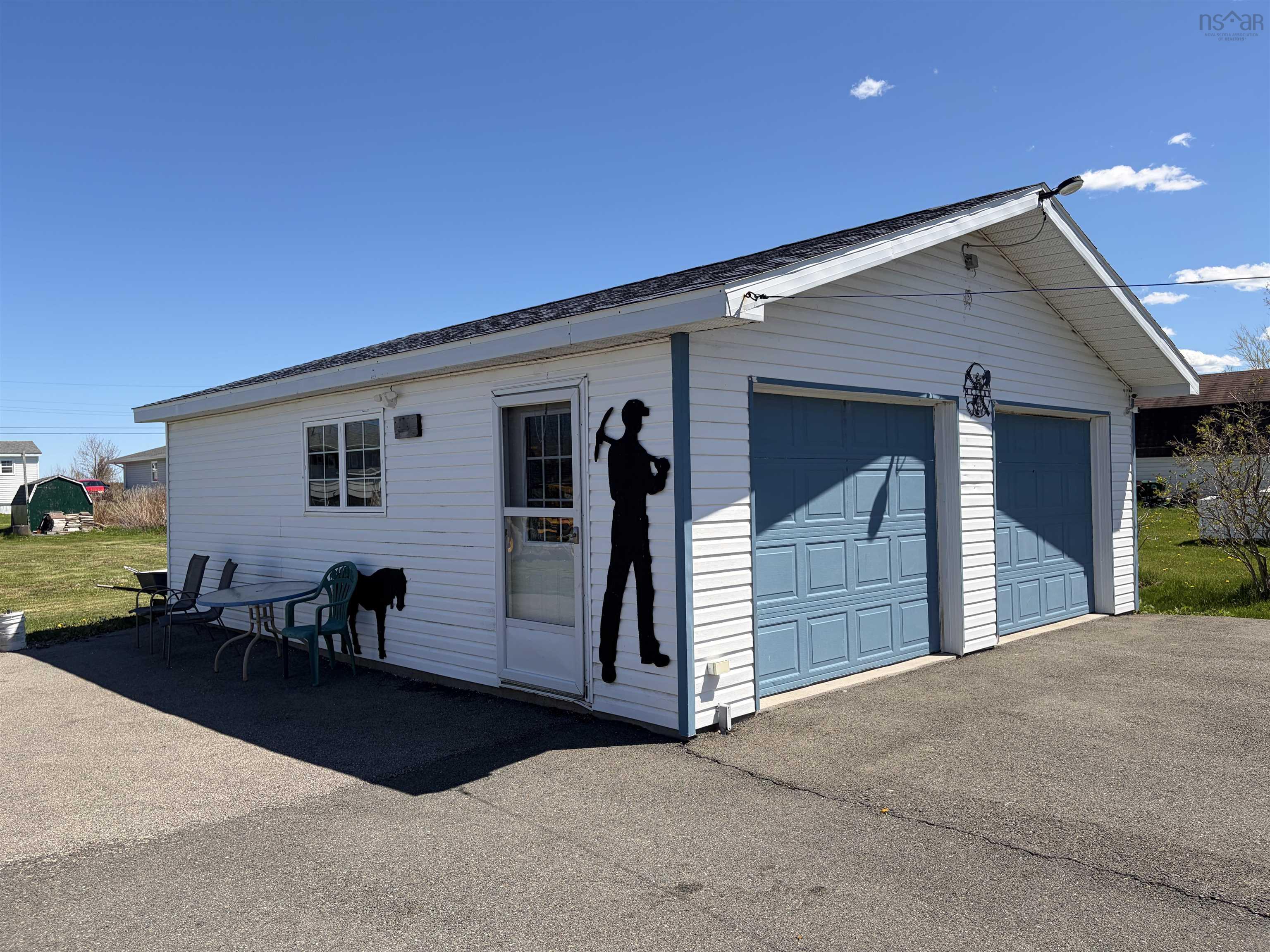 $284,950.00: 100 Oceanview Crescent, Dominion
