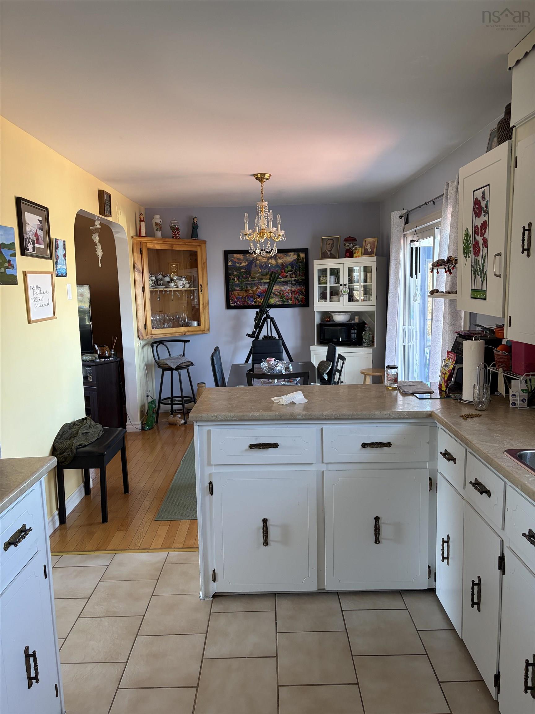 $284,950.00: 100 Oceanview Crescent, Dominion