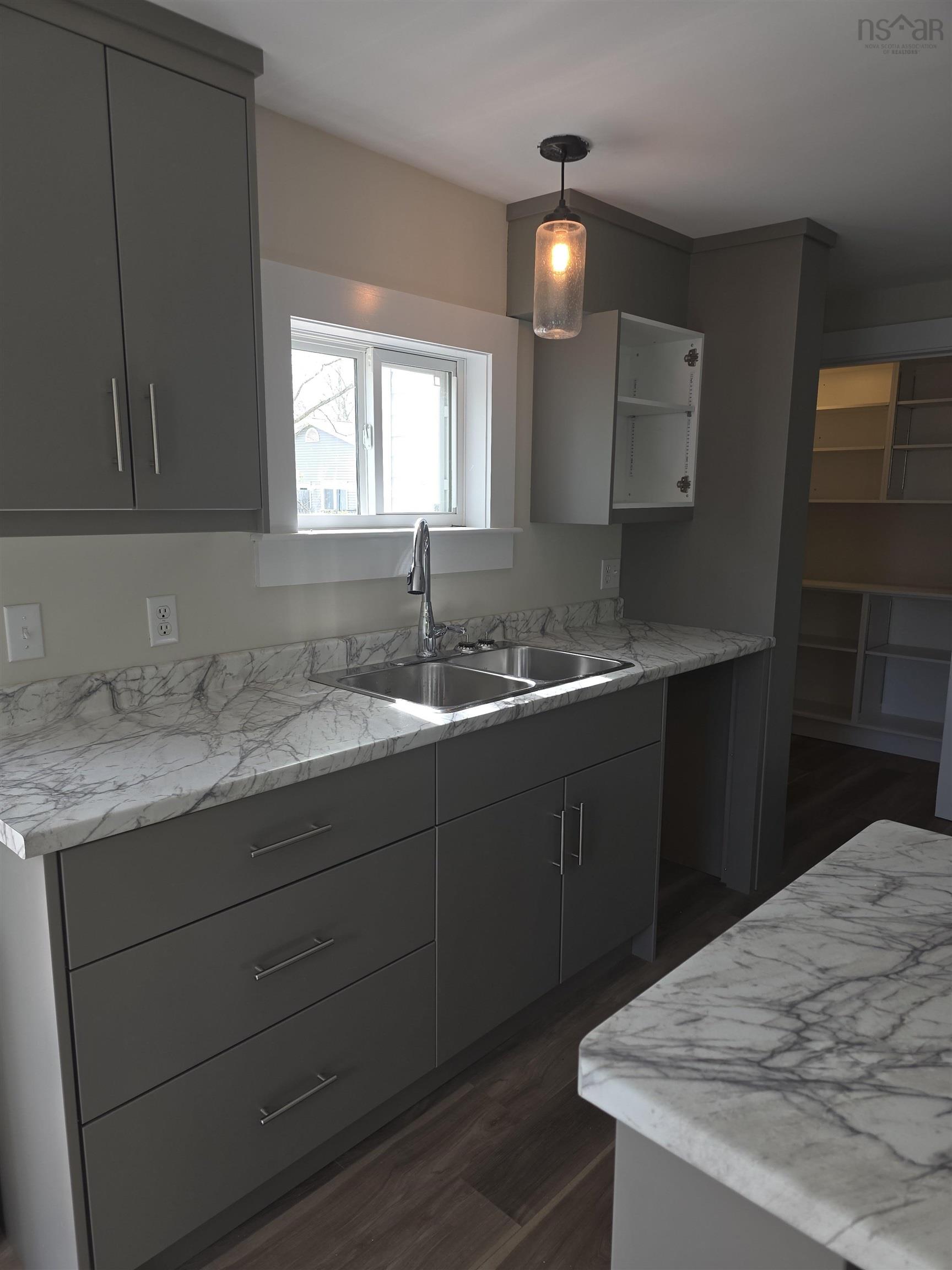 $215,000.00: 155 Hammond Street, Shelburne