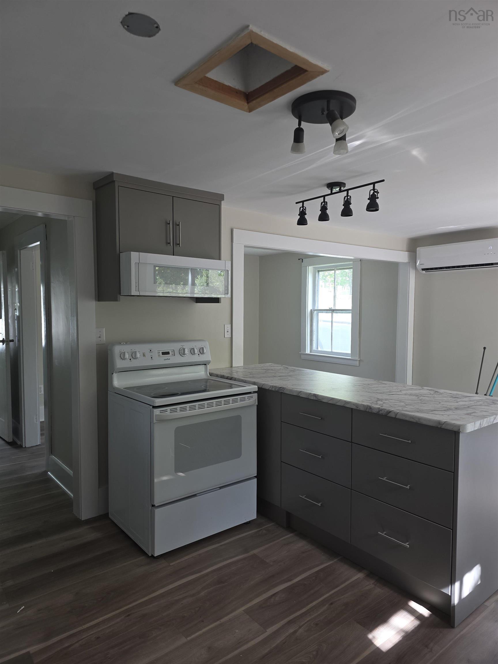$215,000.00: 155 Hammond Street, Shelburne