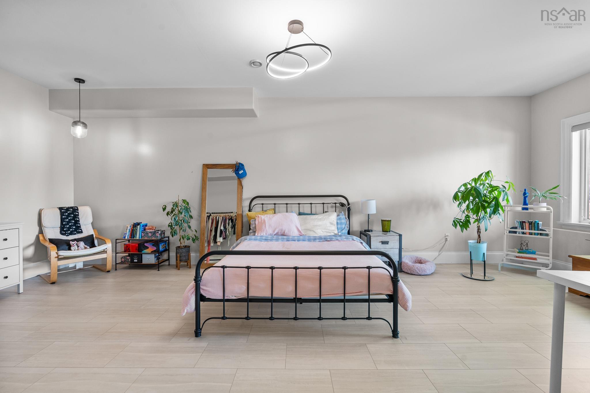 $1,500,000.00: 24 Glenmorren Court, Fall River