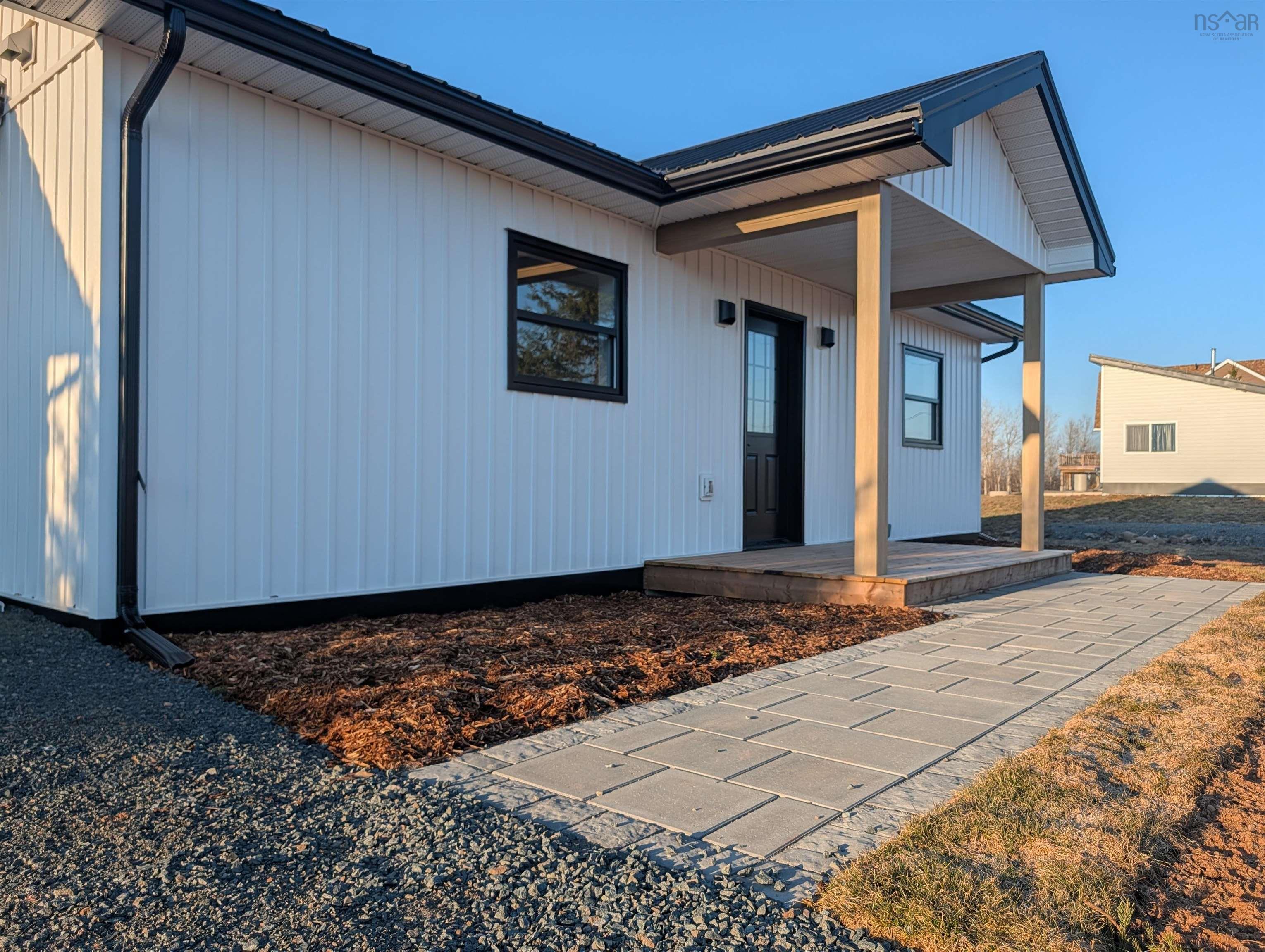 $439,900.00: 1882 Fox Harbour Road, Fox Harbour