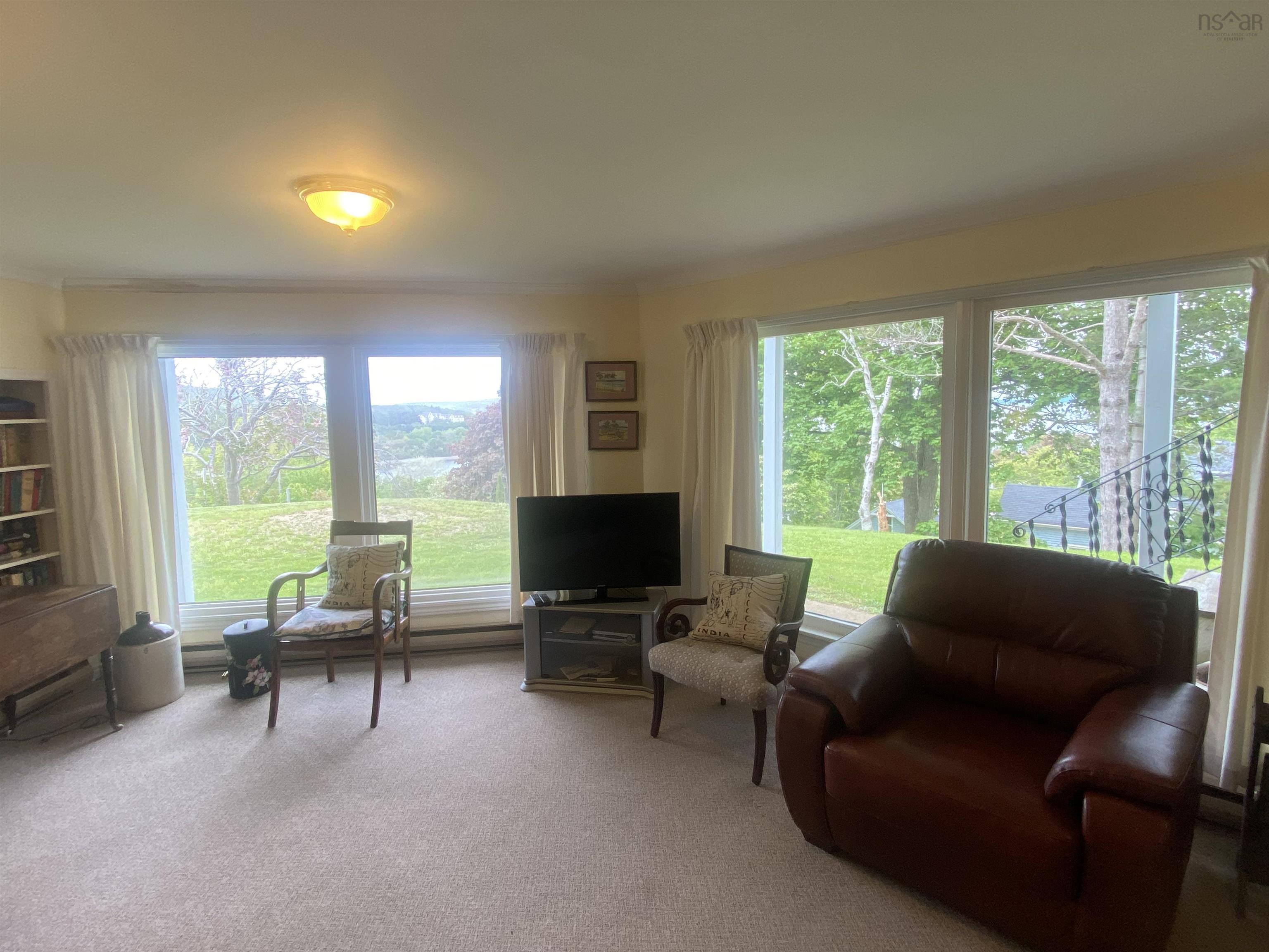 $525,000.00: 190 Third Avenue, Digby