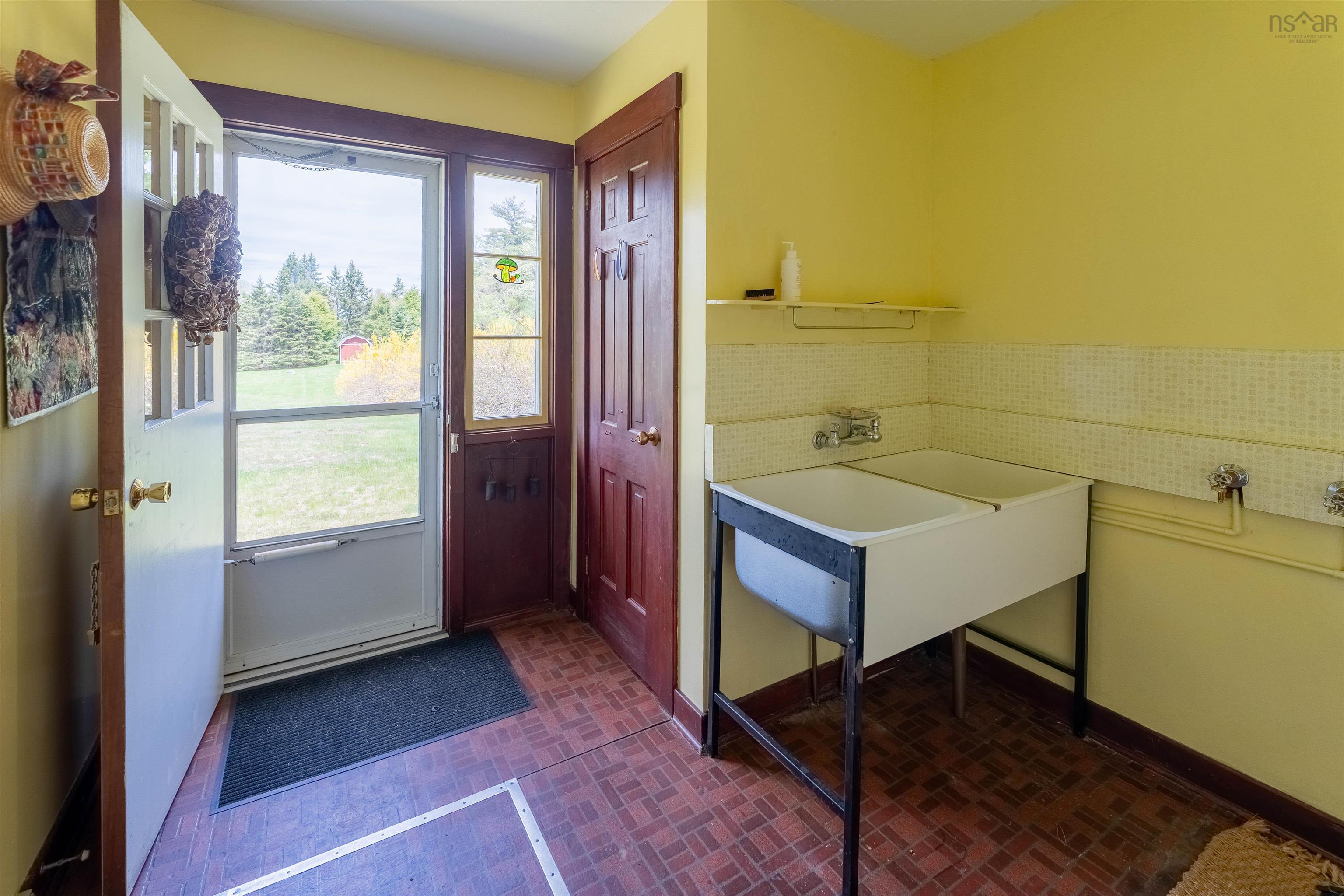$1,700,000.00: 41 Eisnor Road, Marriotts Cove