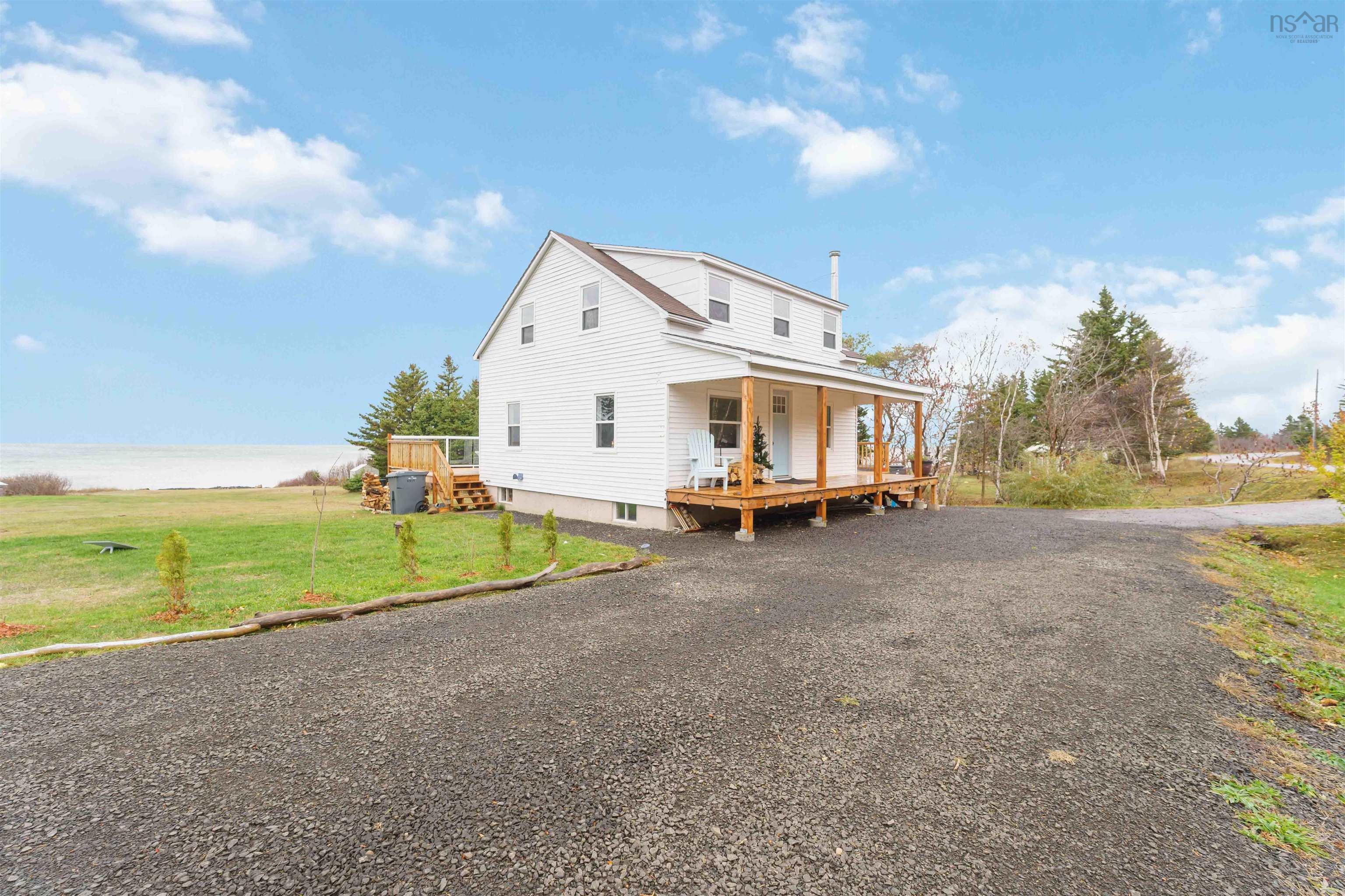$525,000.00: 6911 Shore Rd West Road, Phinneys Cove