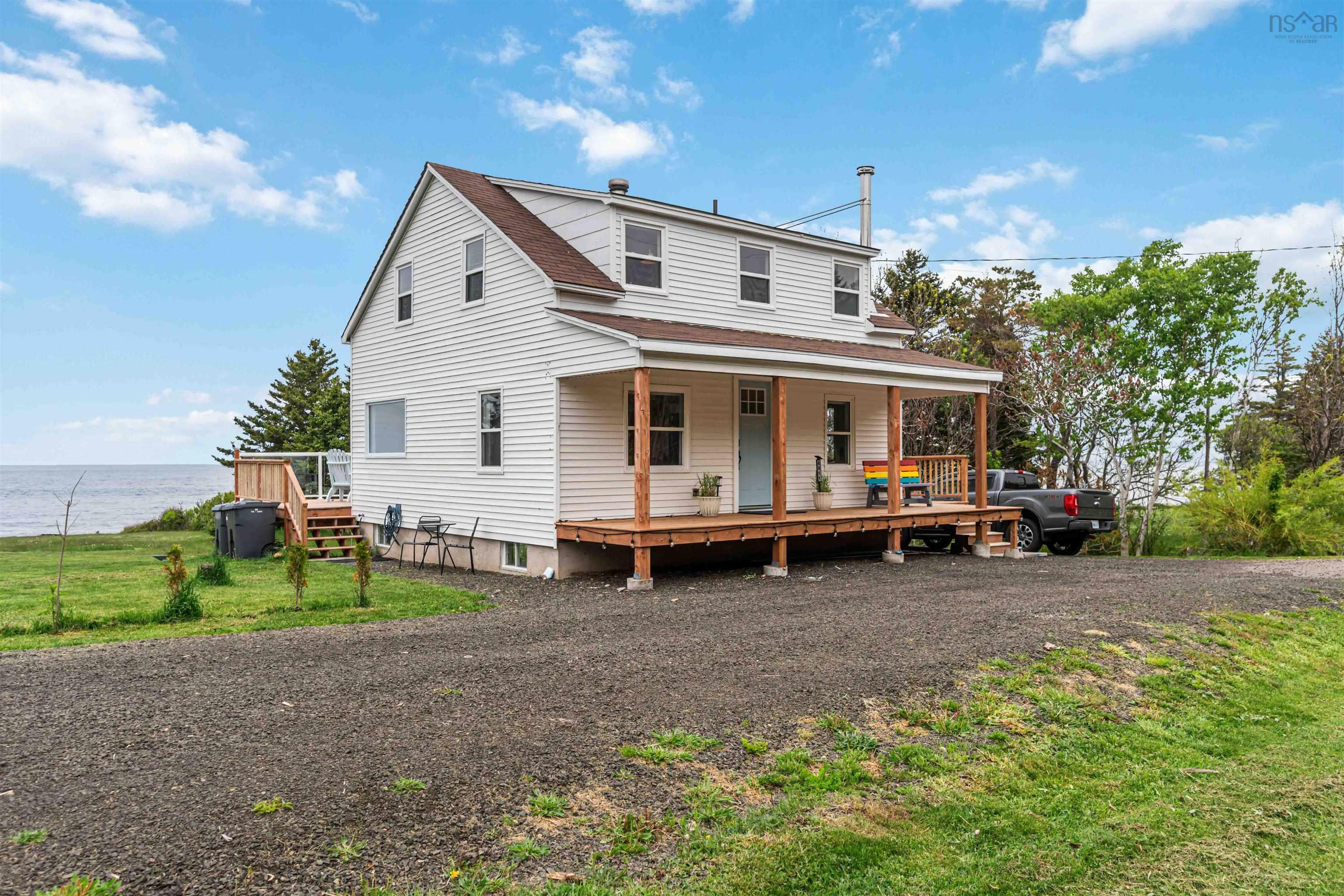 $525,000.00: 6911 Shore Rd West Road, Phinneys Cove
