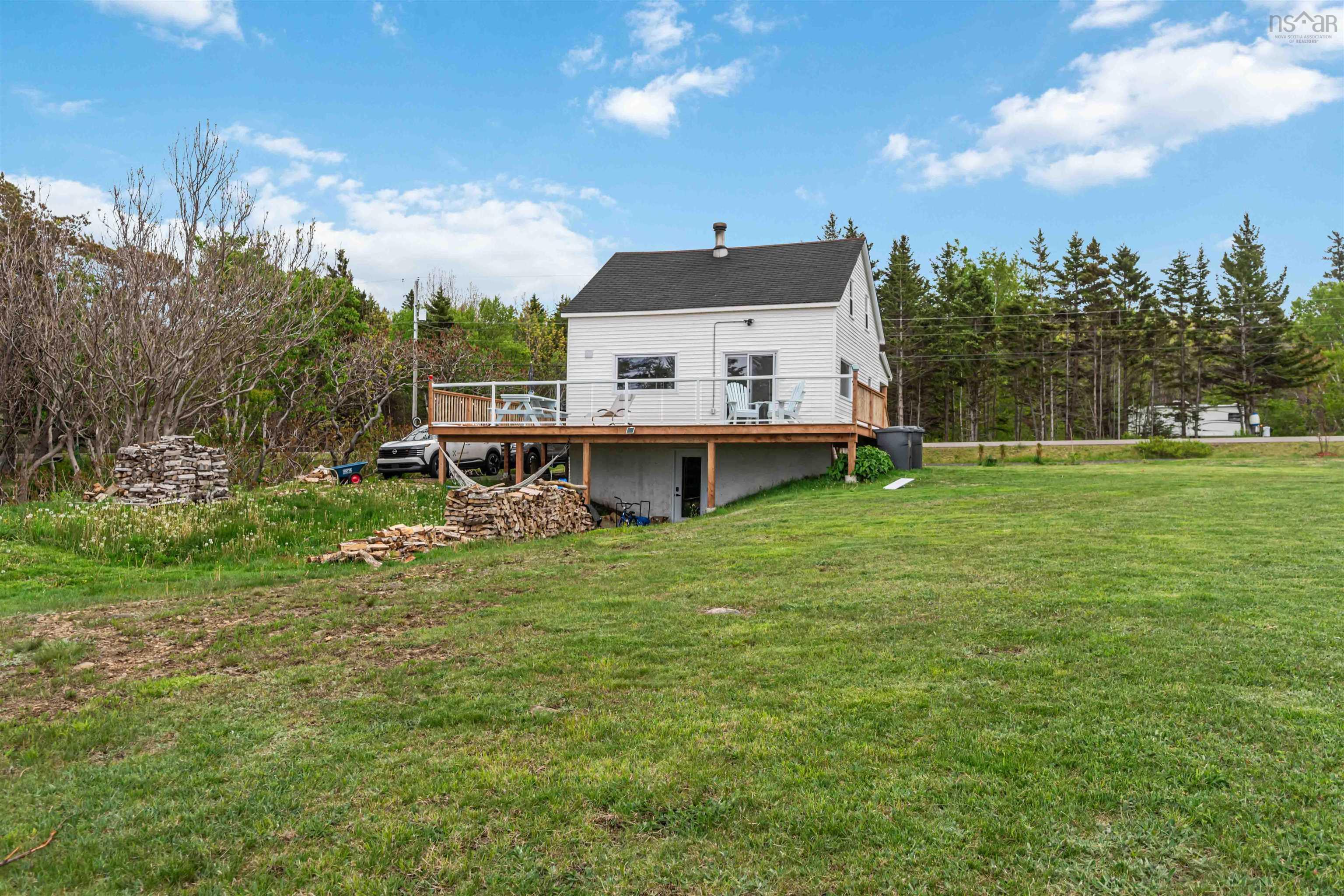 $525,000.00: 6911 Shore Rd West Road, Phinneys Cove