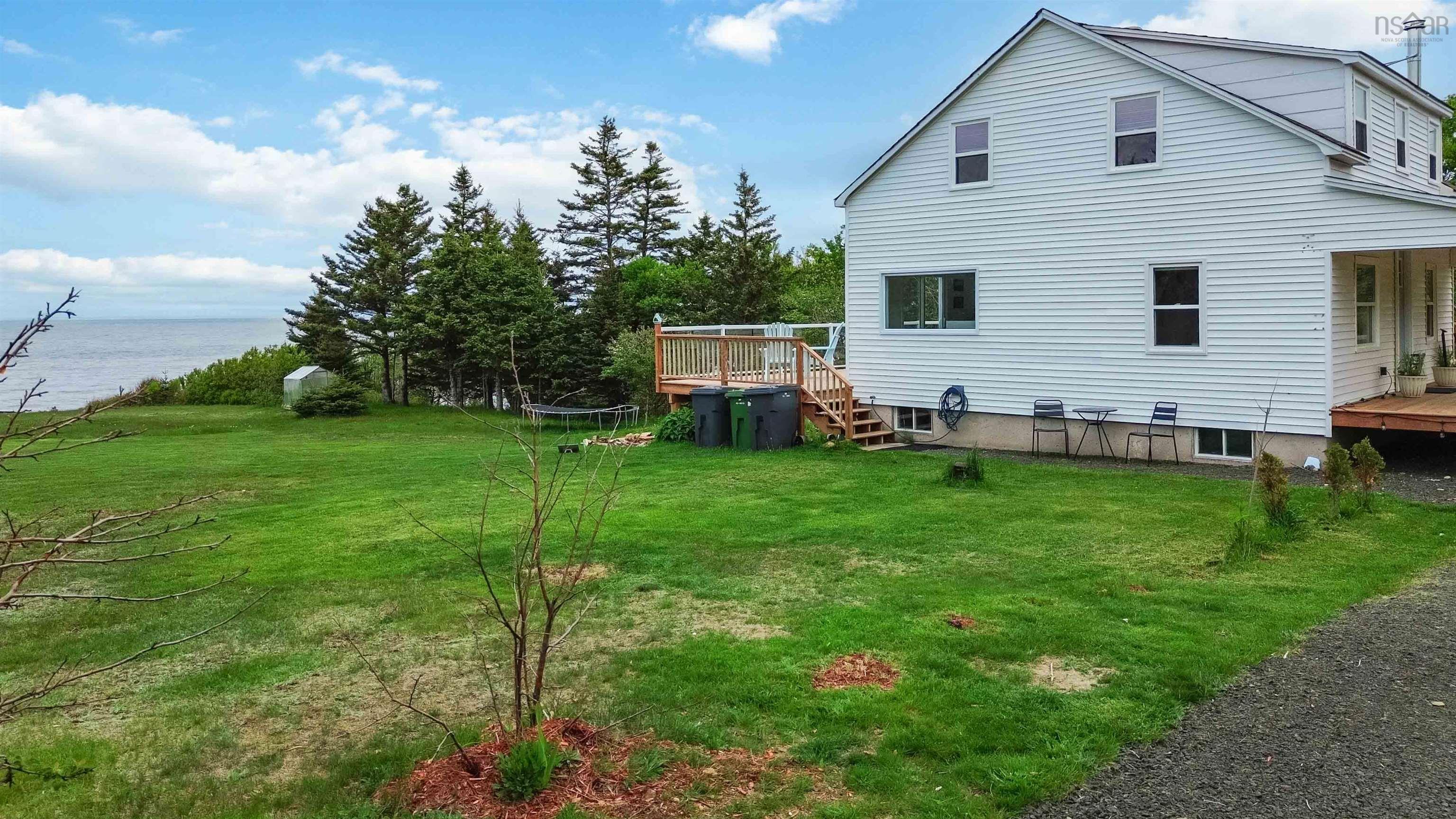 $525,000.00: 6911 Shore Rd West Road, Phinneys Cove