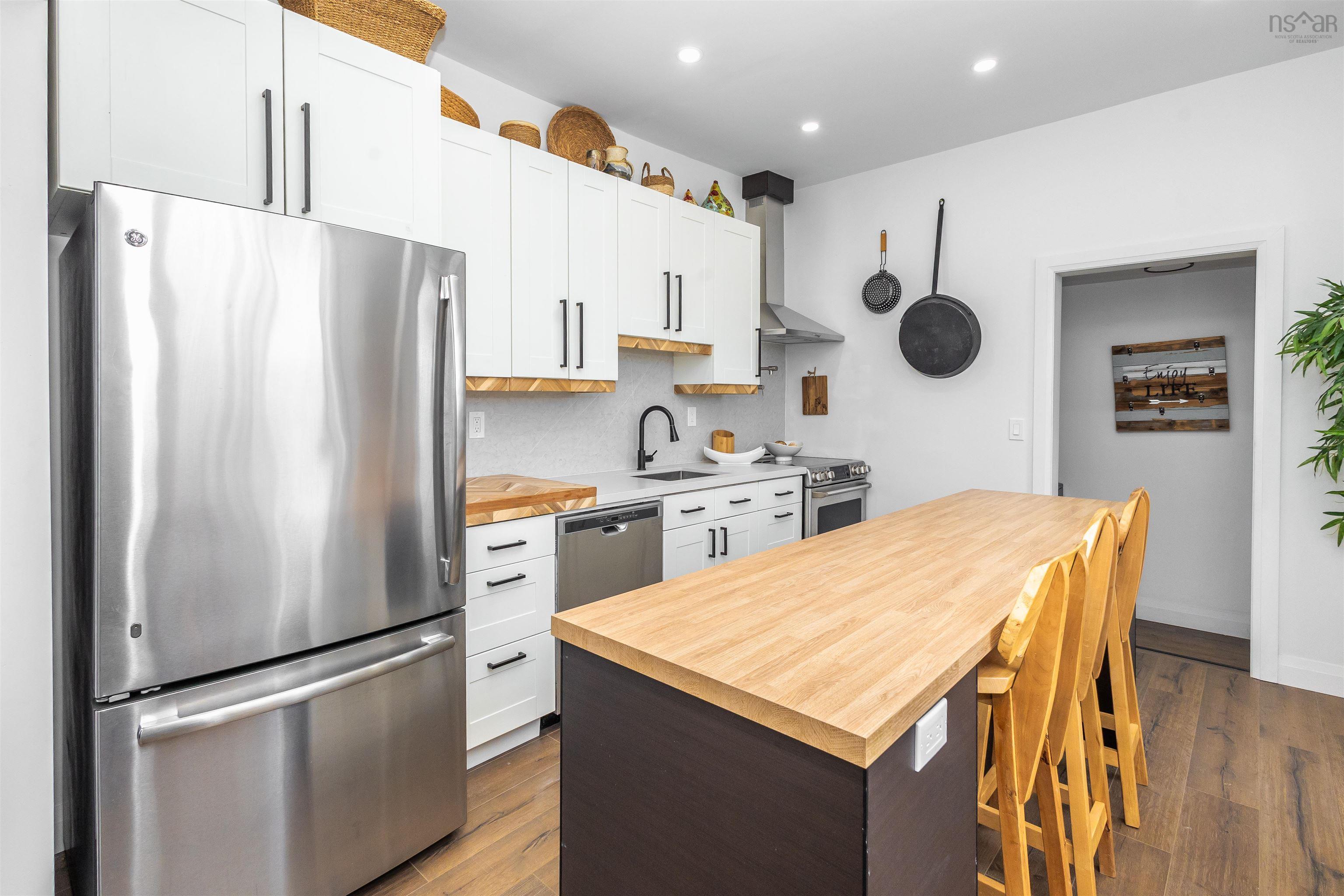 $259,900.00: 3749 New Waterford Highway, New Victoria