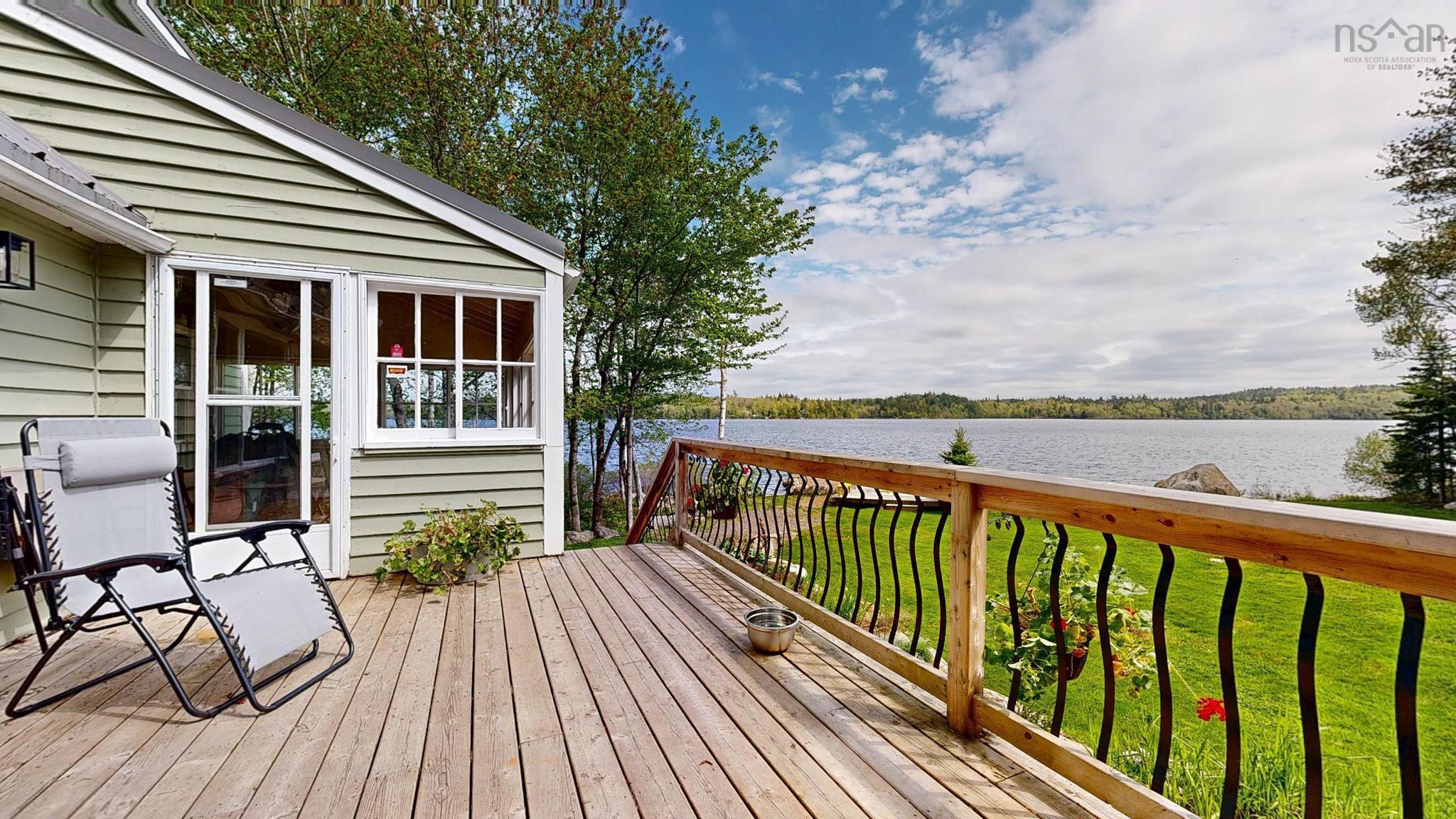 $699,900.00: 530 Methals Road, Black River Lake