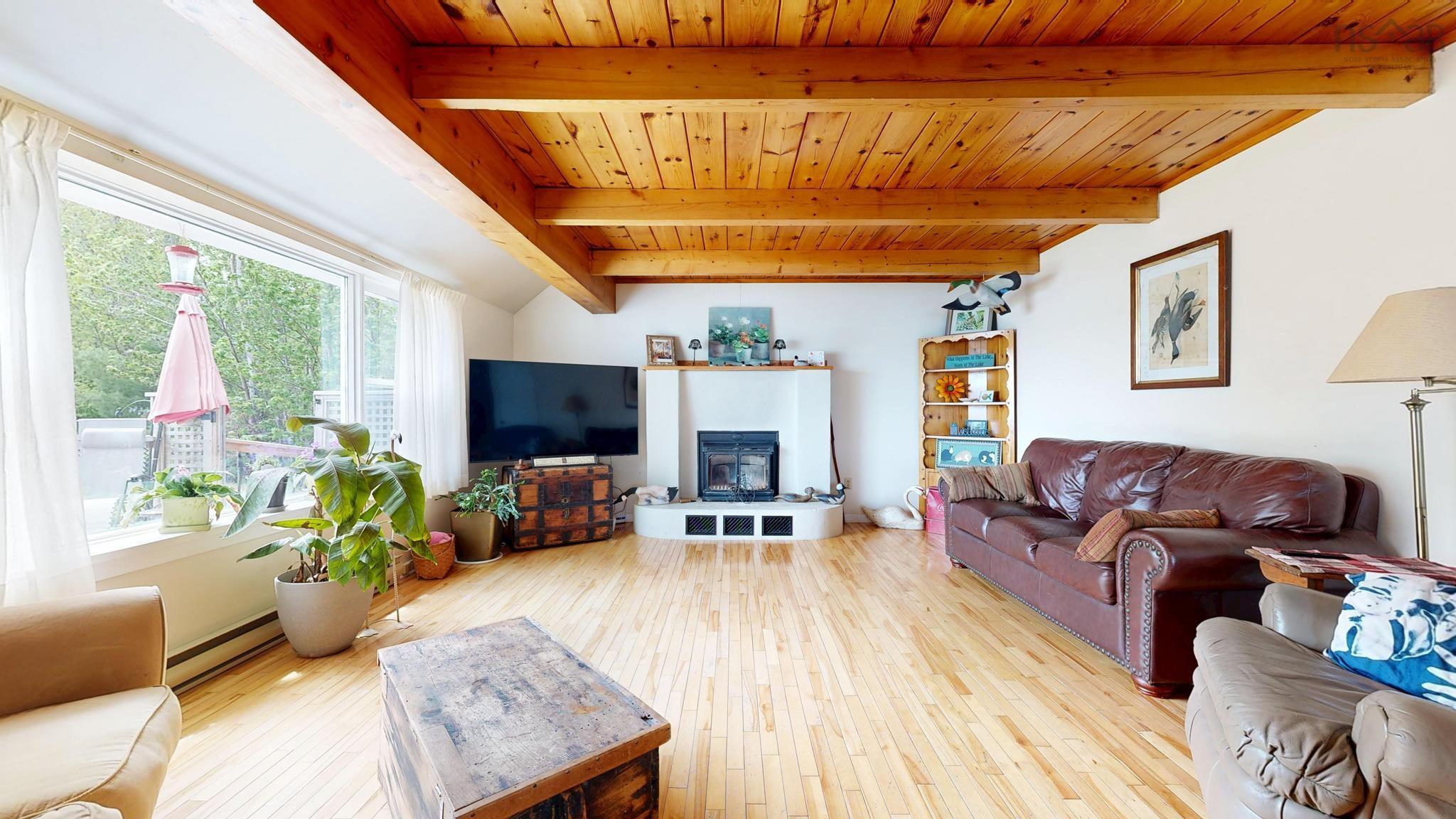 $699,900.00: 530 Methals Road, Black River Lake